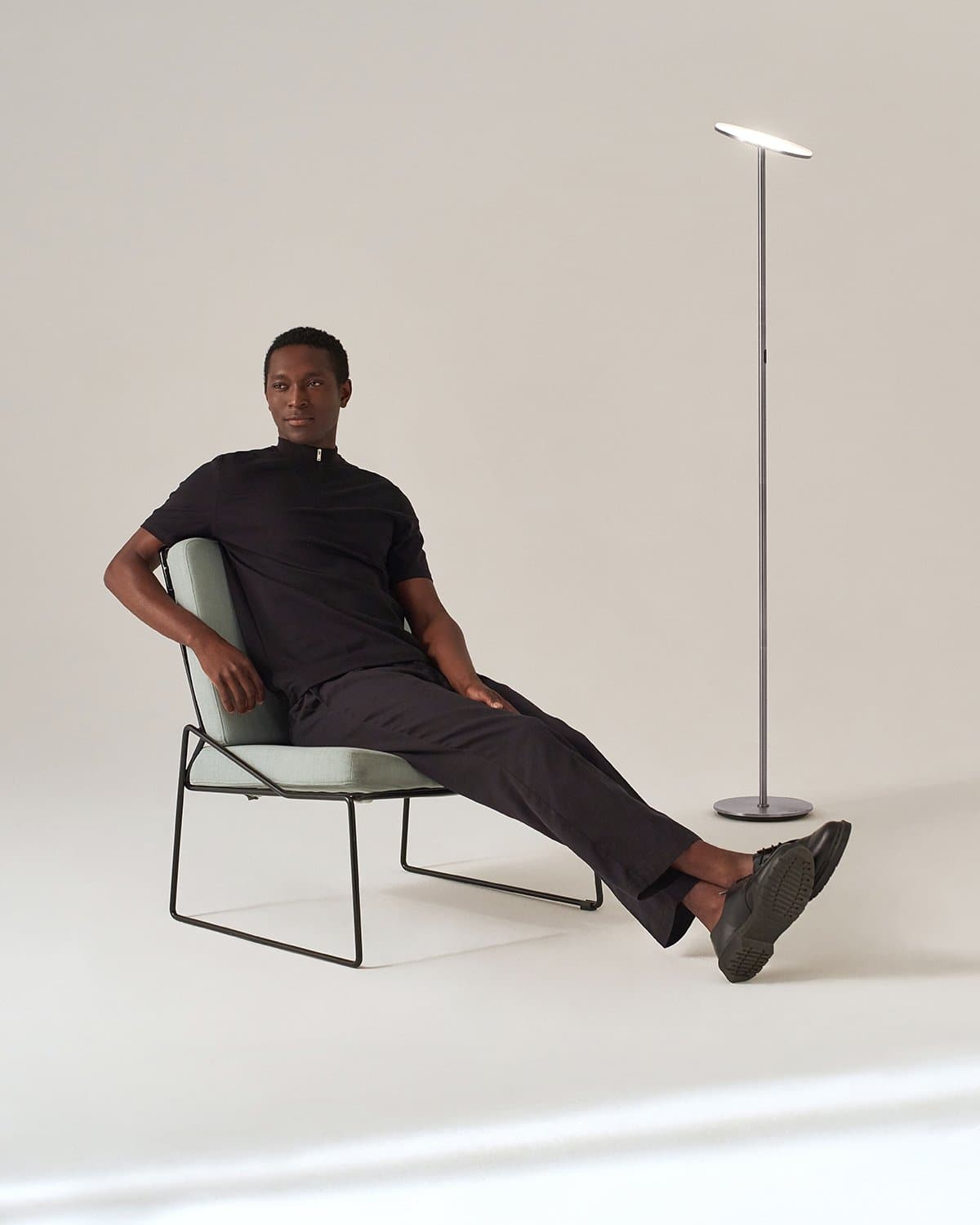 Vloerlamp LED Modern Dimbaar Slank Design Zwart Staande Lamp | Restfield