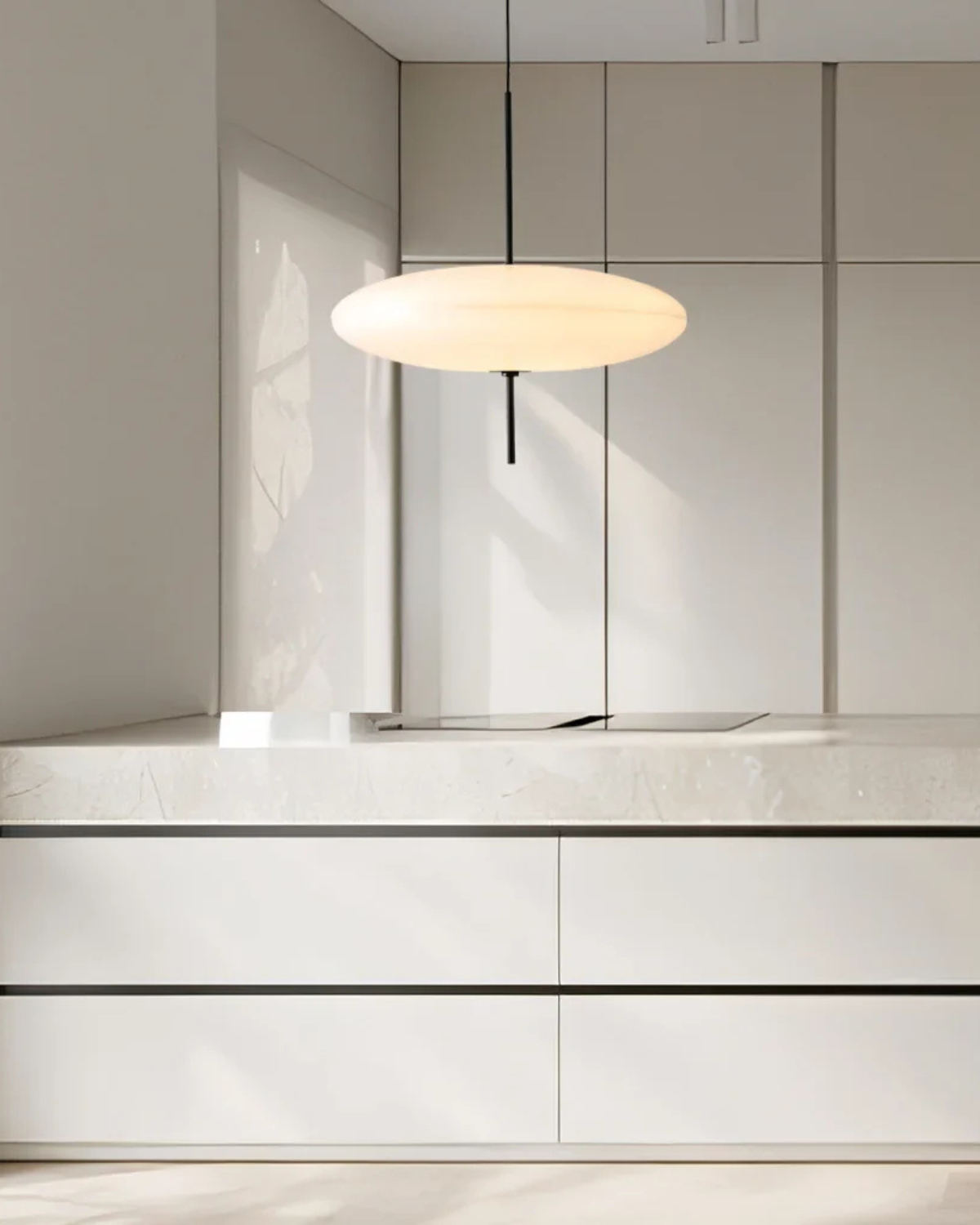 Moderne Hanglamp Met Zwevend Design In Acryl En Metaal Met Warme Diffuse Verlichting | Restfield