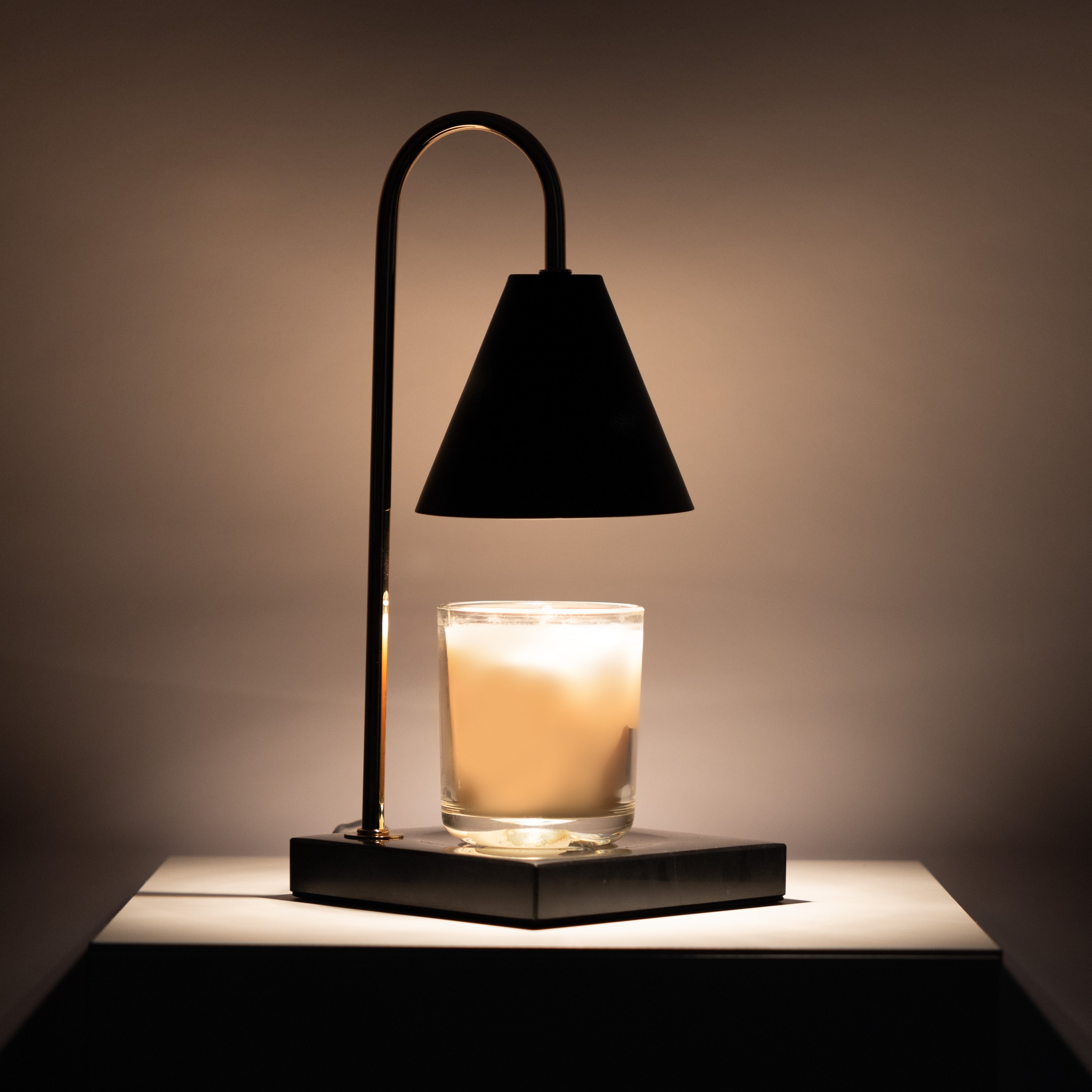Luxe Kaarsverwarmer Lamp Met Tijdloze Marmeren Afwerking En Vlamloze Warmte | Restfield