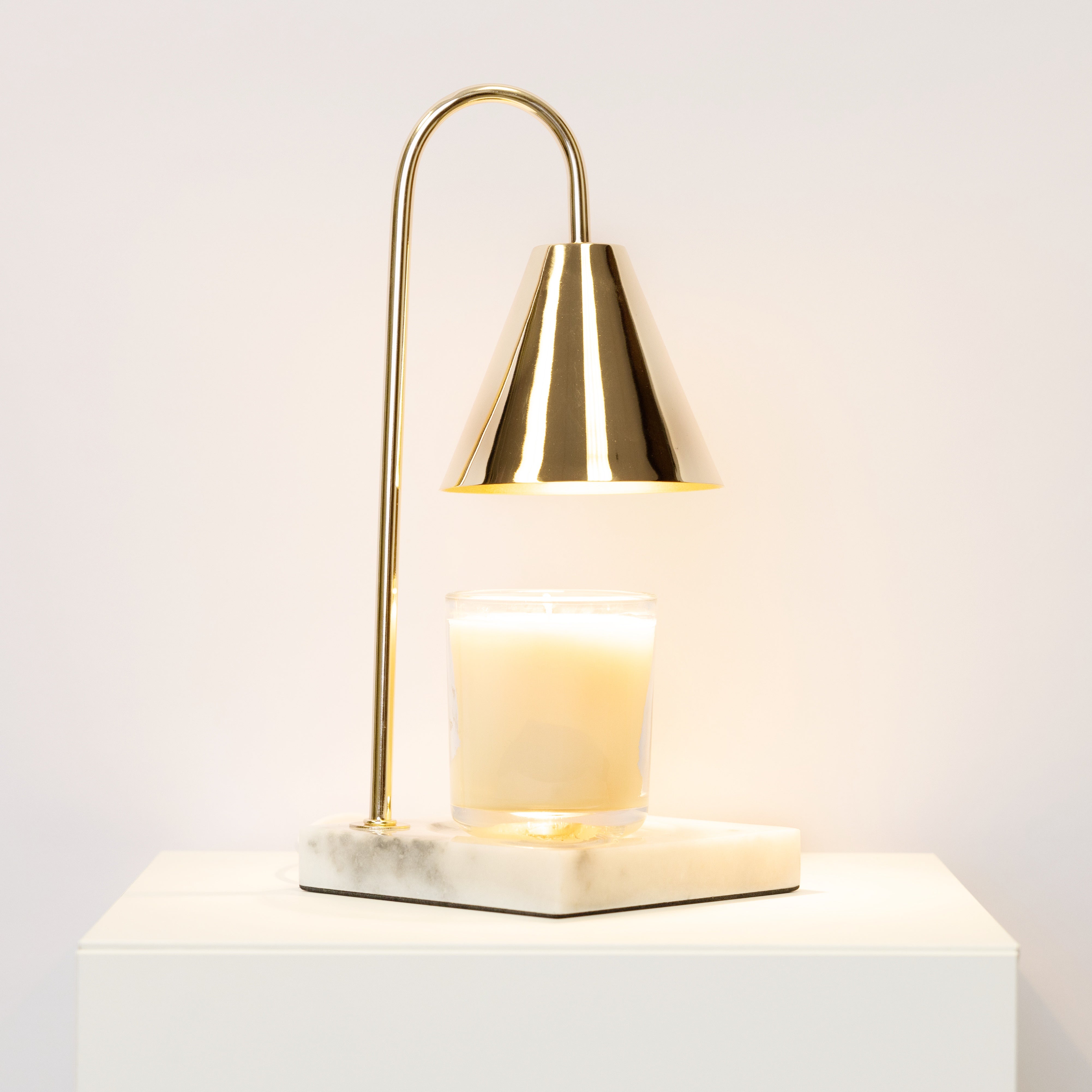 Luxe Kaarsverwarmer Lamp Met Tijdloze Marmeren Afwerking En Vlamloze Warmte | Restfield
