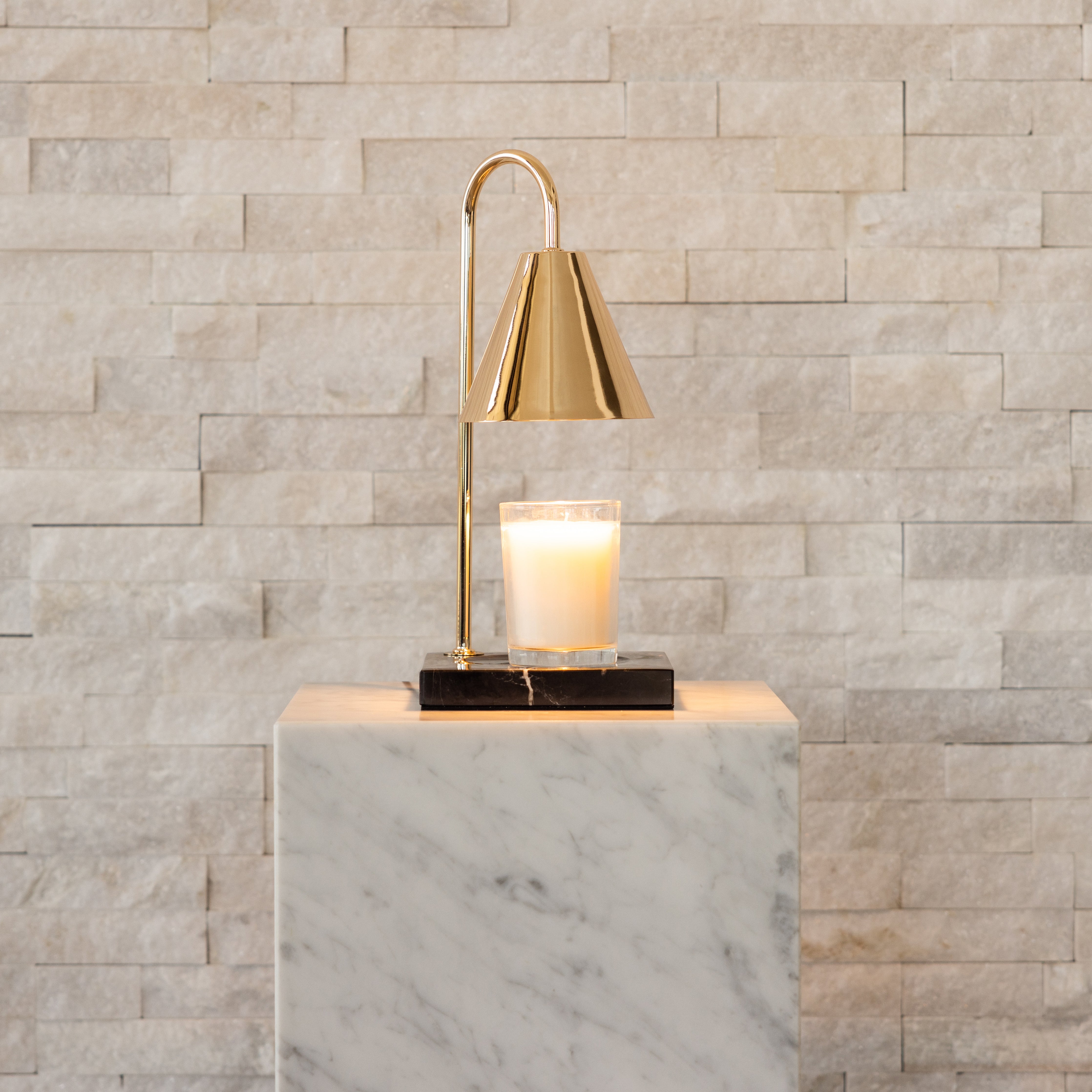 Luxe Kaarsverwarmer Lamp Met Tijdloze Marmeren Afwerking En Vlamloze Warmte | Restfield