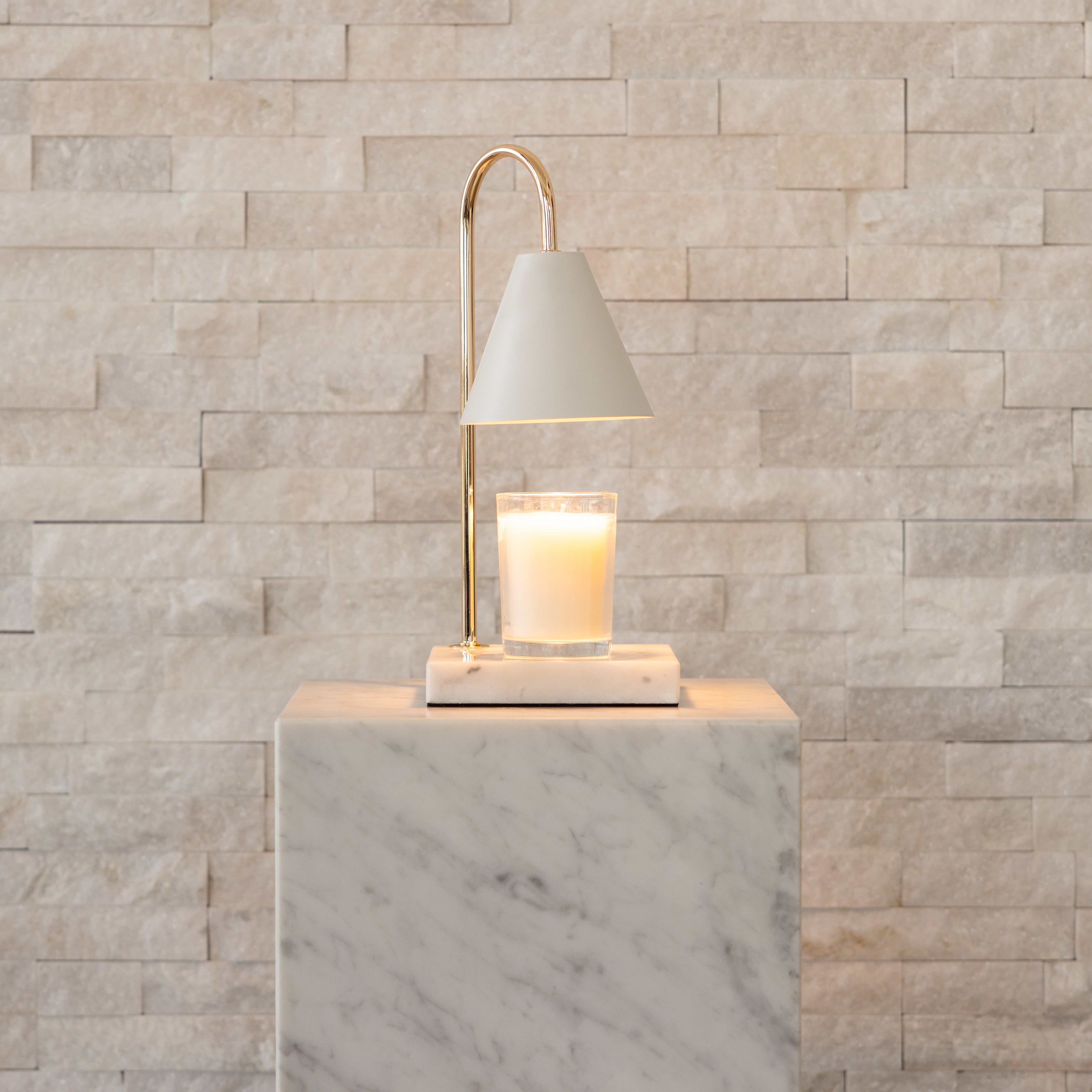 Luxe Kaarsverwarmer Lamp Met Tijdloze Marmeren Afwerking En Vlamloze Warmte | Restfield