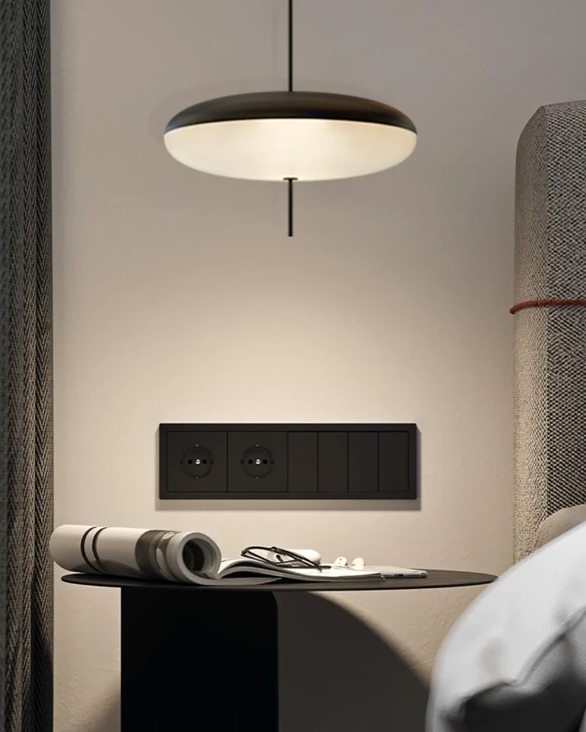 Moderne Hanglamp Met Zwevend Design In Acryl En Metaal Met Warme Diffuse Verlichting | Restfield