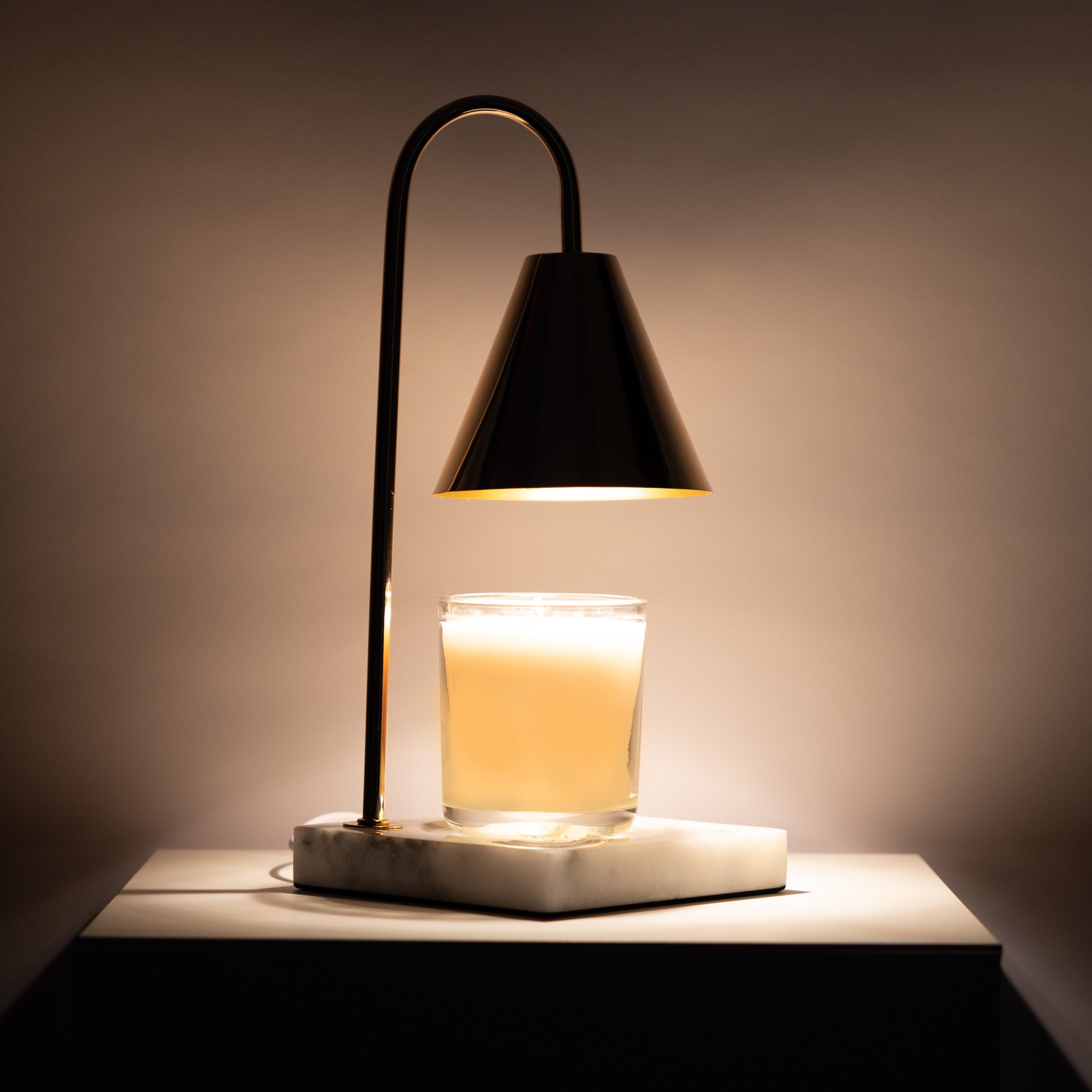 Luxe Kaarsverwarmer Lamp Met Tijdloze Marmeren Afwerking En Vlamloze Warmte | Restfield