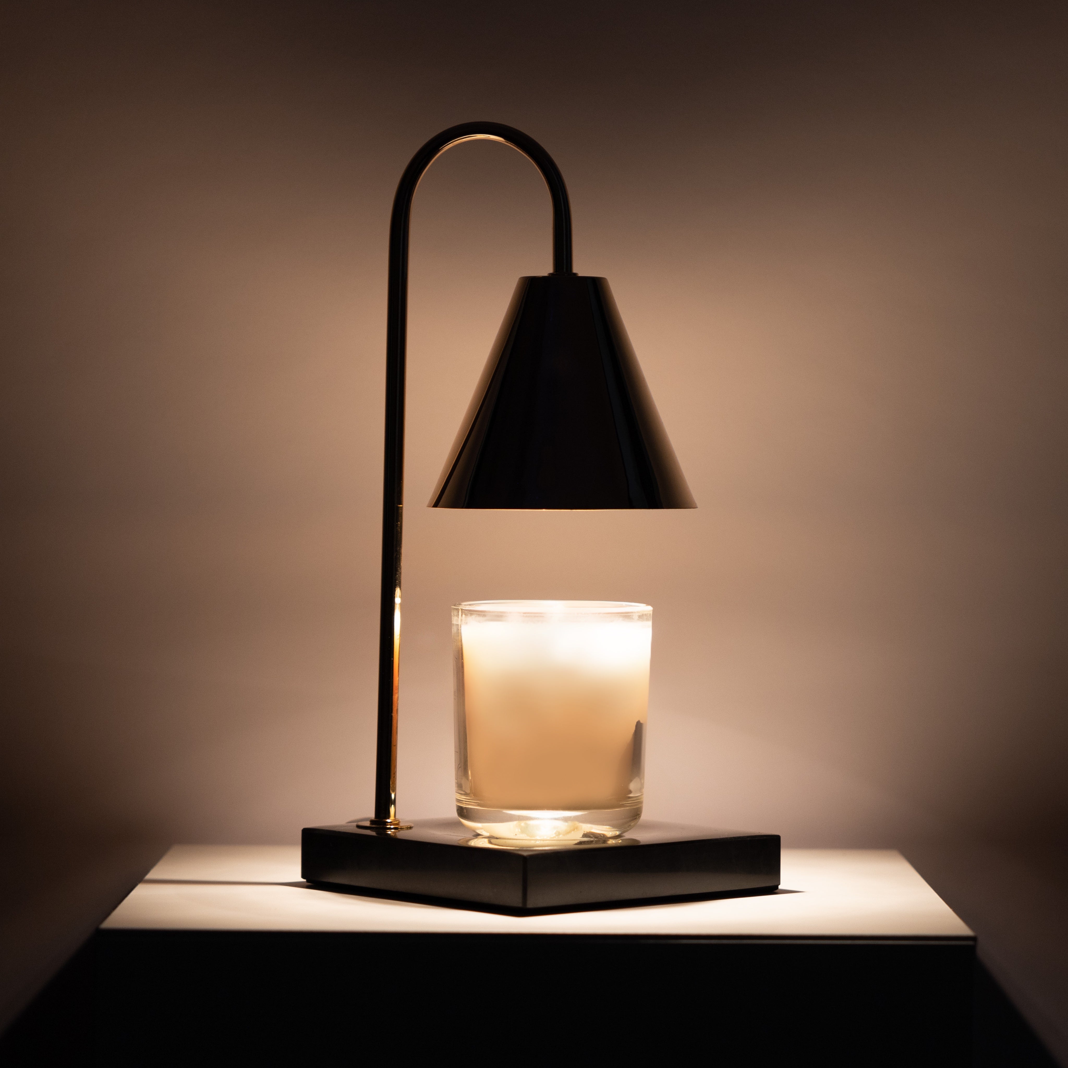 Luxe Kaarsverwarmer Lamp Met Tijdloze Marmeren Afwerking En Vlamloze Warmte | Restfield