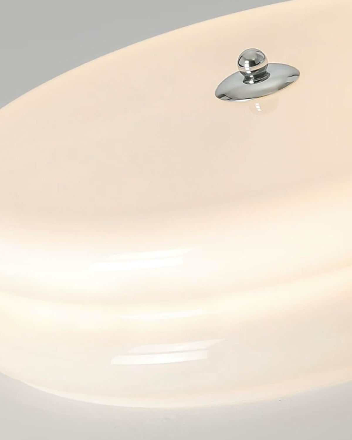 Art Deco Plafondlamp In Beige Met Chroom Accent En Warme Sfeerverlichting | Restfield