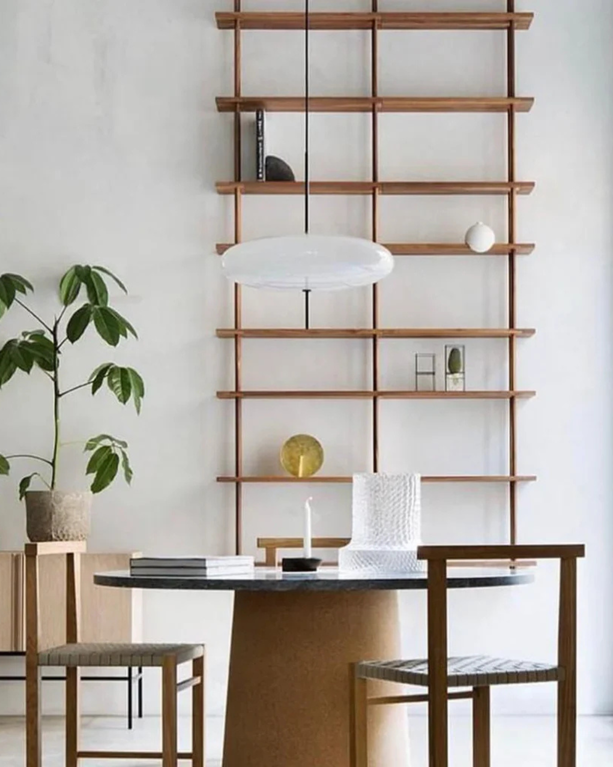 Moderne Hanglamp Met Zwevend Design In Acryl En Metaal Met Warme Diffuse Verlichting | Restfield