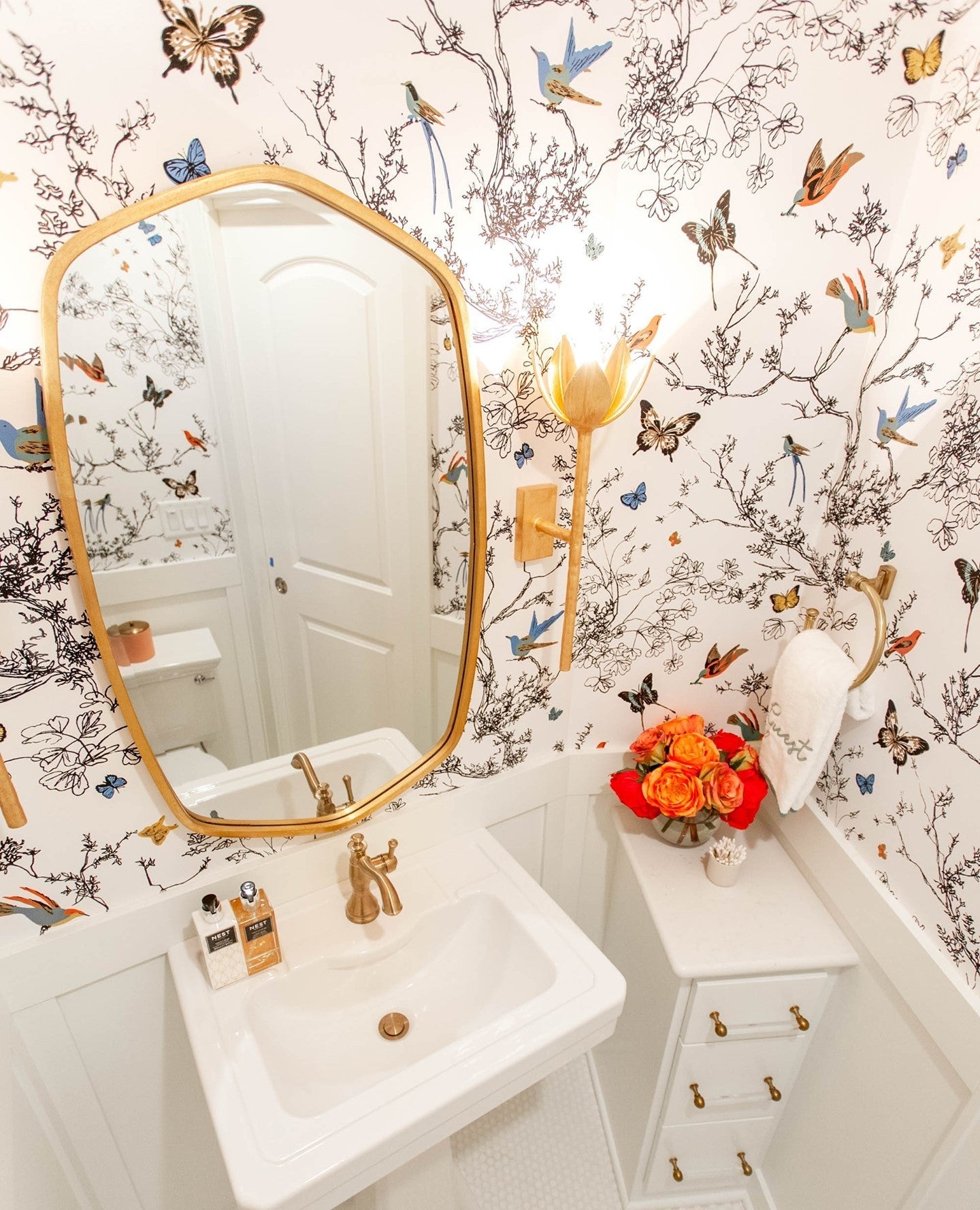 Design Wandlamp met Bloemvorm in Messing en Gips – Artistieke Wandverlichting Geïnspireerd op Giacometti voor Woonkamer en Hal | Restfield