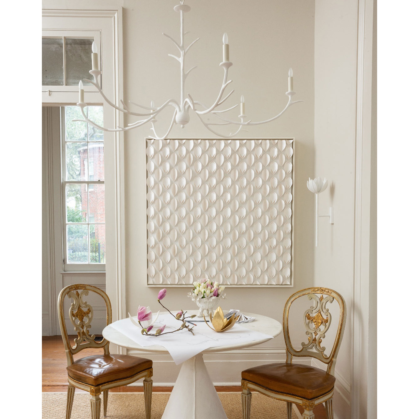 Design Wandlamp met Bloemvorm in Messing en Gips – Artistieke Wandverlichting Geïnspireerd op Giacometti voor Woonkamer en Hal | Restfield