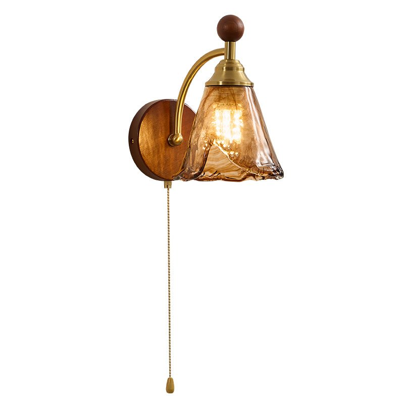 Vintage Wandlamp Met Amber Glazen Kap En Houten Wandplaat In Walnootkleur | Restfield