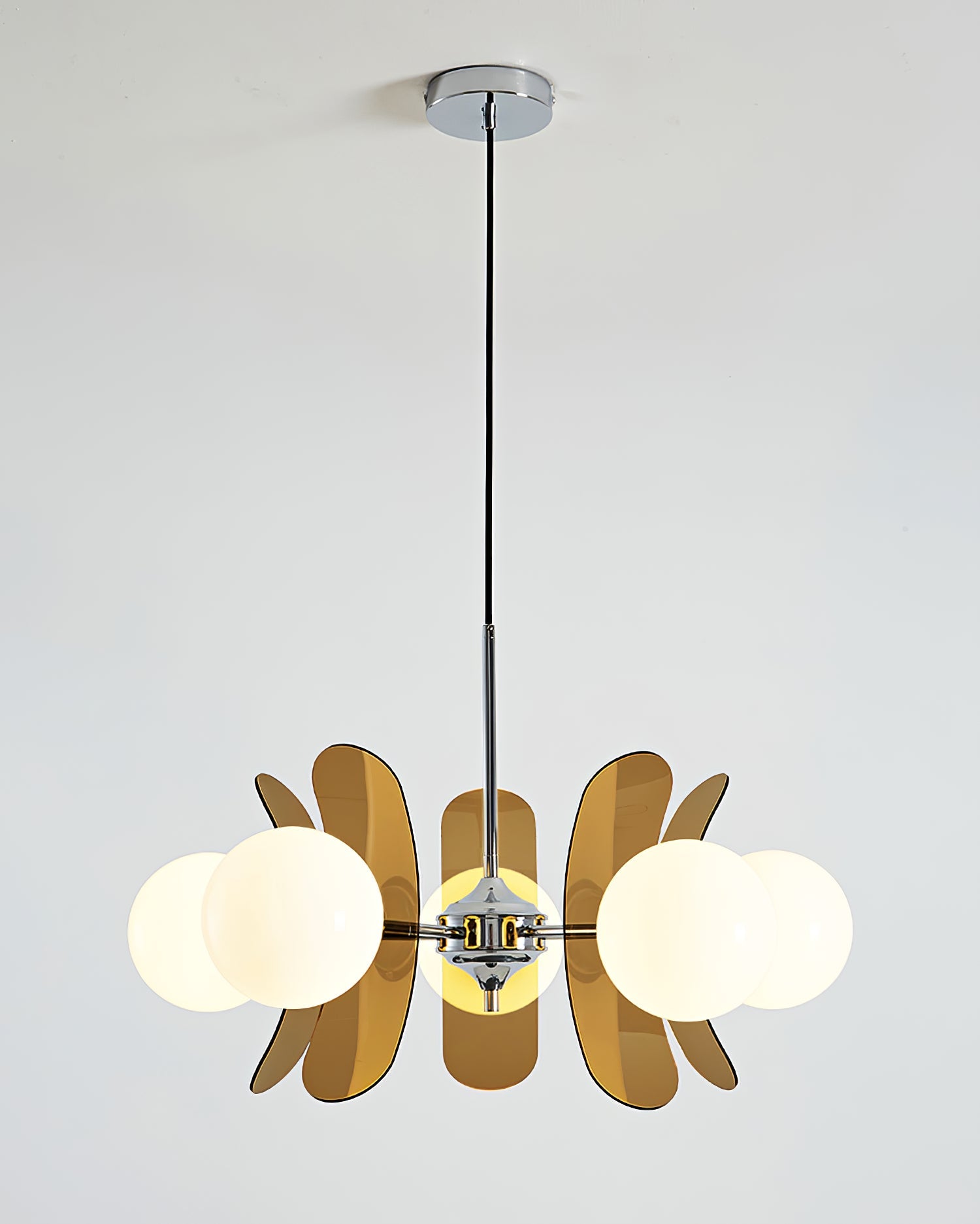 Moderne Sputnik Kroonluchter met Gekleurde Acryl Elementen en Witte Glazen Bollen – Design Hanglamp Meerdere Lichtpunten | Restfield