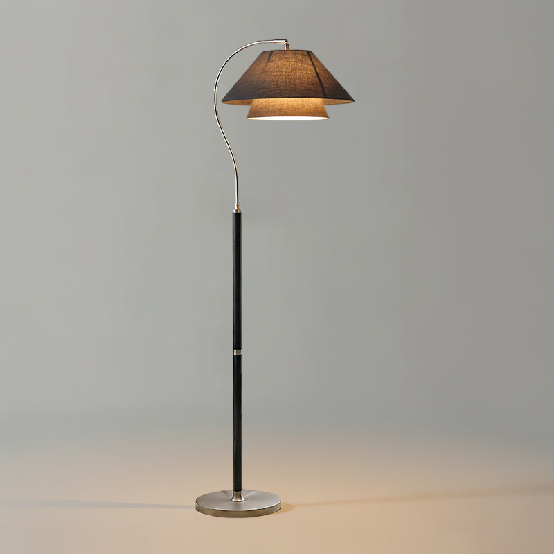 Luxe Vloerlamp met Dubbele Stoffen Kap en Houten Details – 155 cm Hoog Design Statement | Restfield
