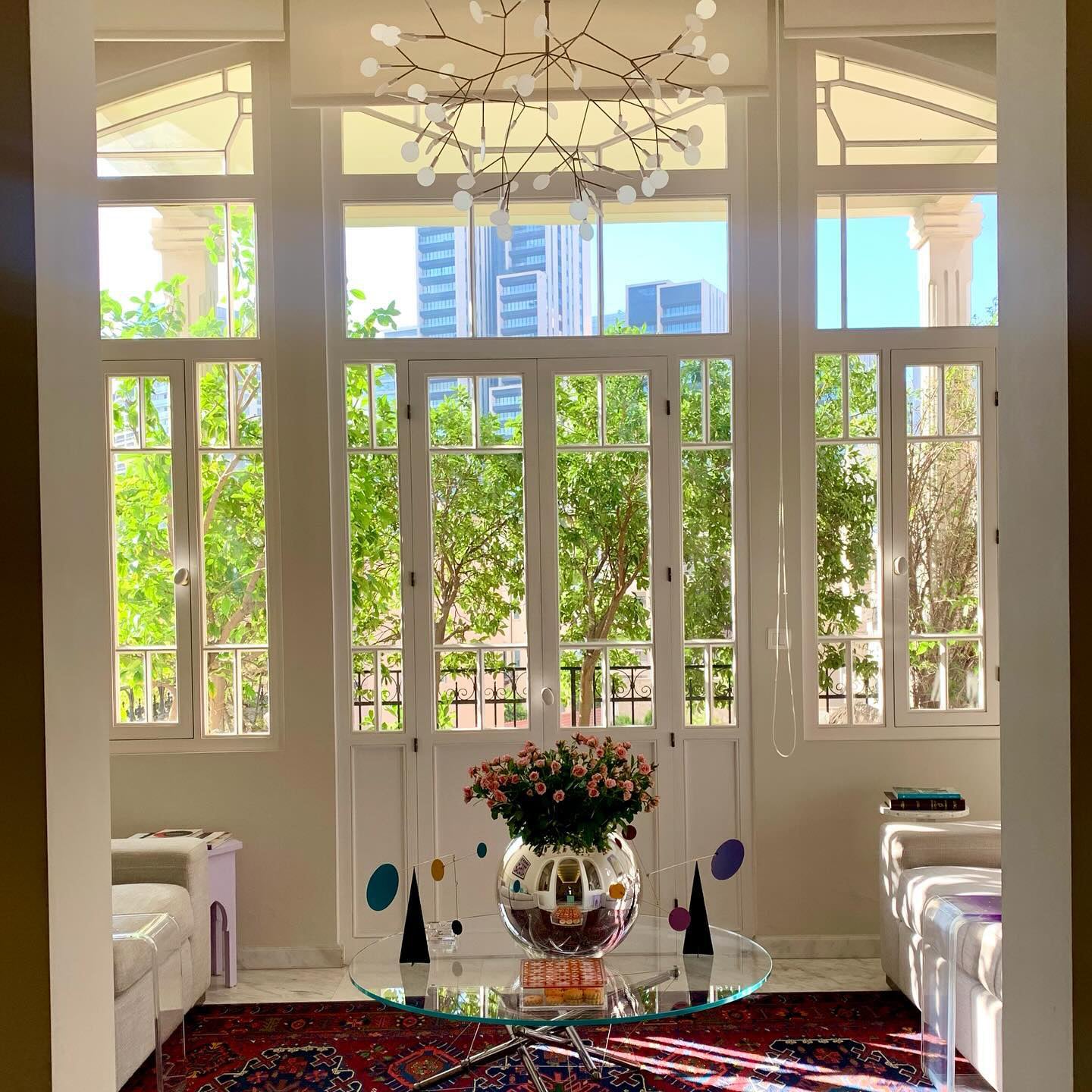 Design Heracleum Kroonluchter met LED Bladeren – Moderne Organische Hanglamp met 30 tot 108 Lichtpunten in Zwart of Roségoud | Restfield