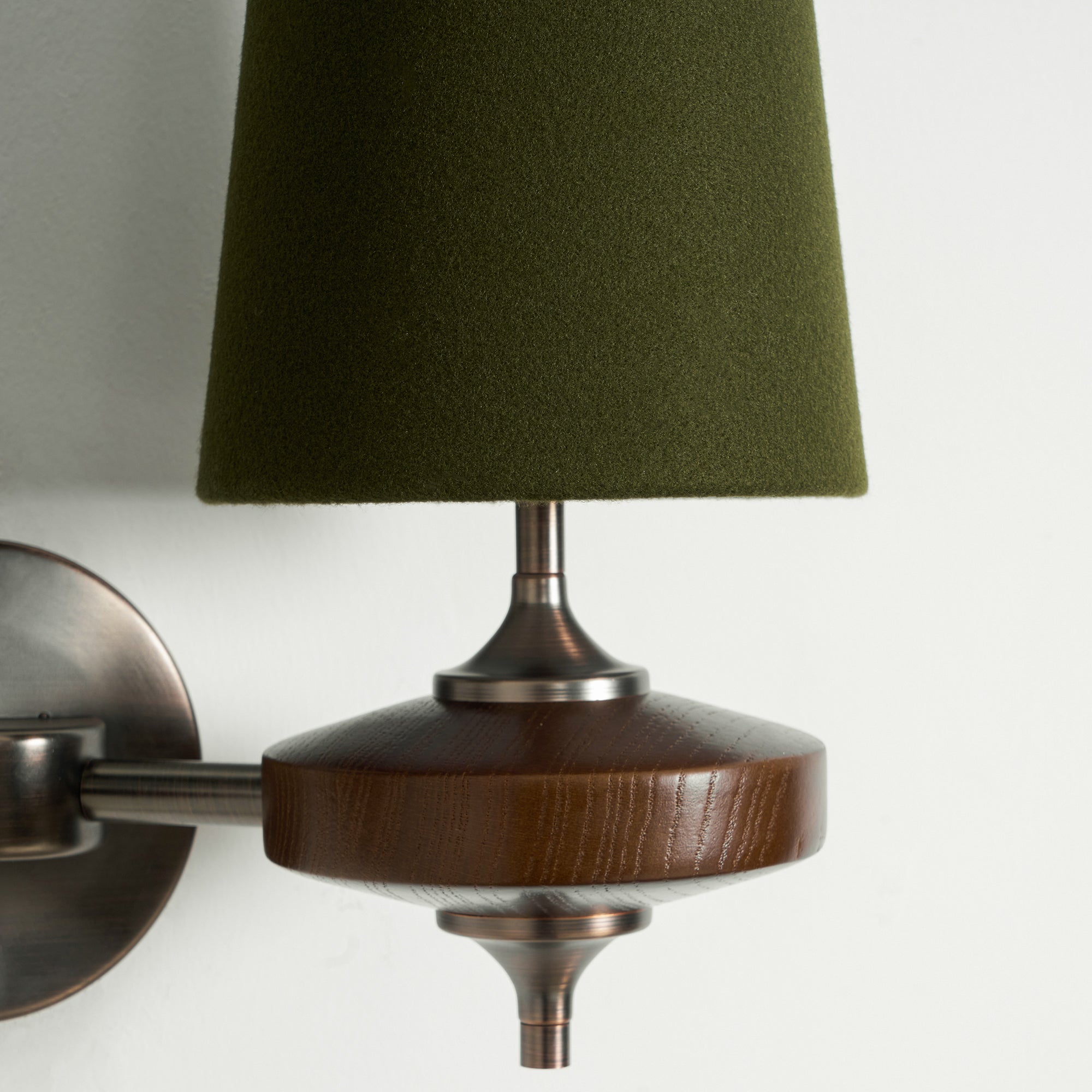 Design Wandlamp Met Houten Details En Stoffen Kap Geïnspireerd Op De Nikau Palm | Restfield