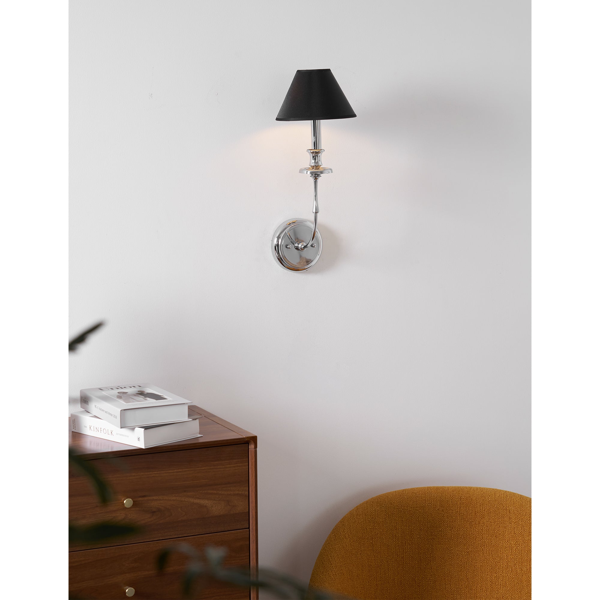 Moderne Wandlamp met Zwarte Stoffen Kap in Messing, Nikkel of Zwart – 1 of 2 Lichtpunten Design Verlichting | Restfield