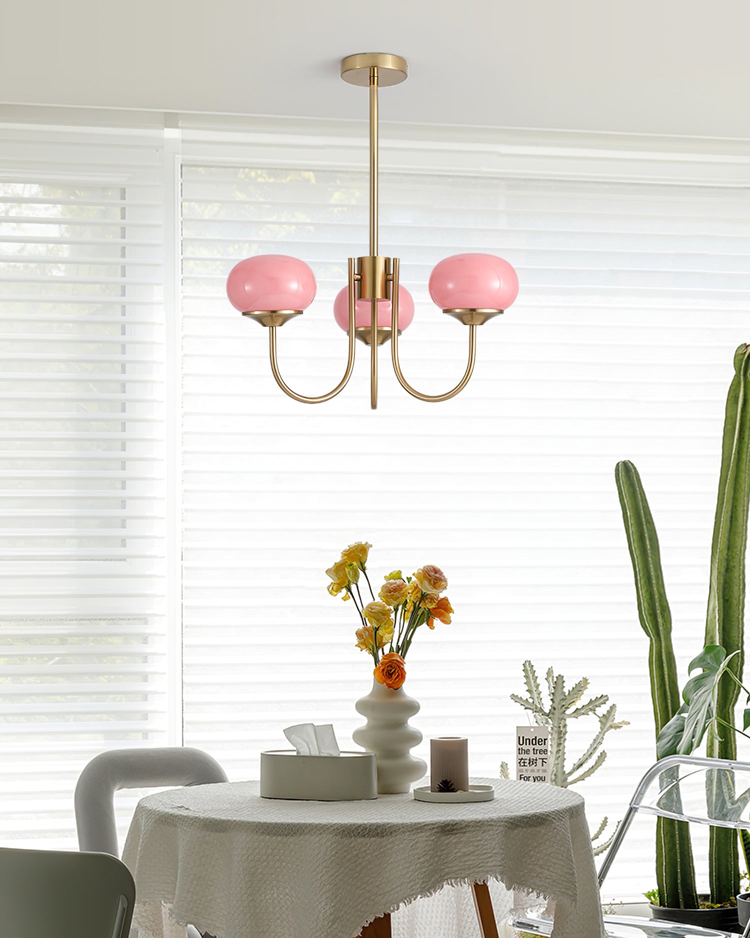 Glazen Kroonluchter Met Roze Witte Of Creme Bollen En Gouden Of Chromen Frame Moderne Design Kroonluchter Met 3 Of 5 Lichtpunten Voor Woonkamer En Eetkamer | Restfield
