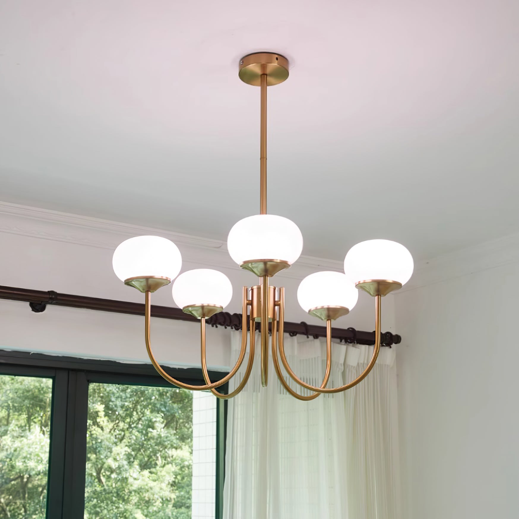 Glazen Kroonluchter Met Roze Witte Of Creme Bollen En Gouden Of Chromen Frame Moderne Design Kroonluchter Met 3 Of 5 Lichtpunten Voor Woonkamer En Eetkamer | Restfield