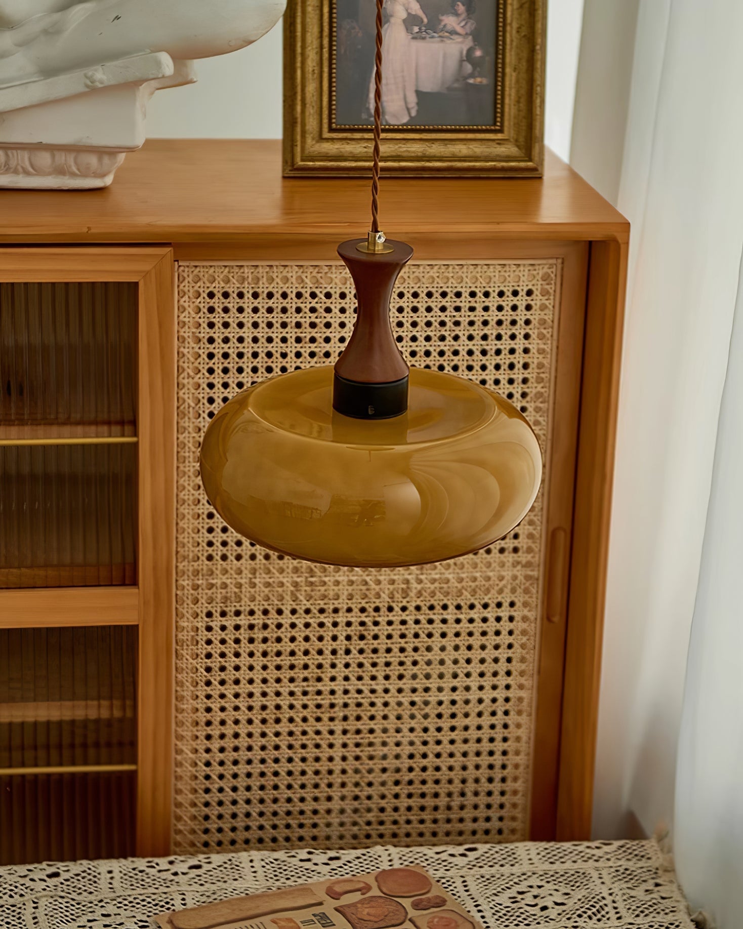 Amber glazen hanglamp – warme sfeerverlichting voor woonkamer en eetkamer | Restfield