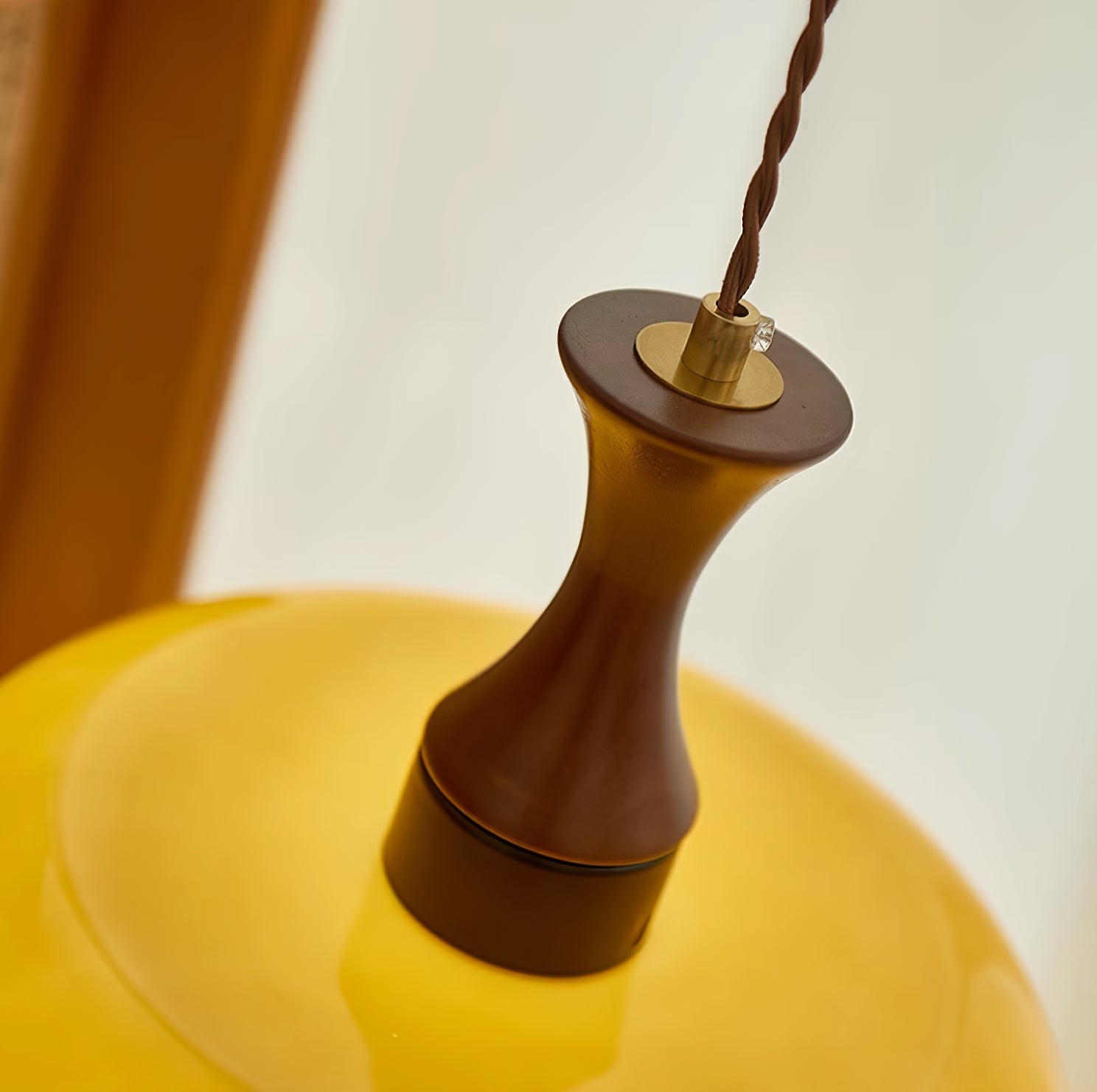 Amber glazen hanglamp – warme sfeerverlichting voor woonkamer en eetkamer | Restfield