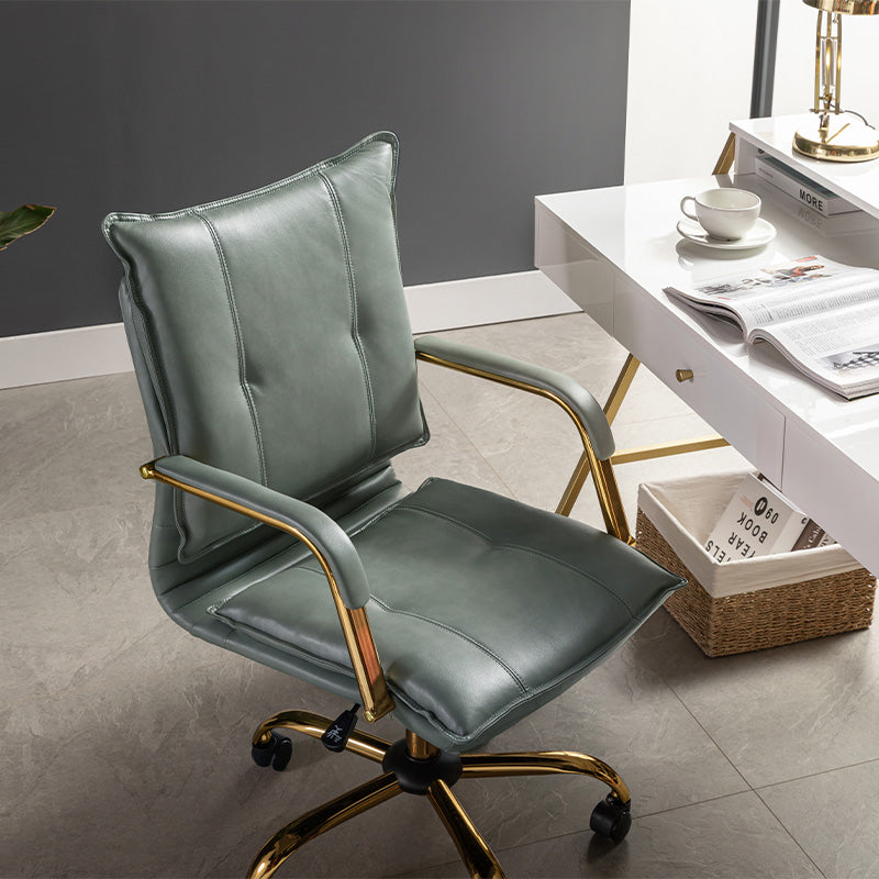 Luxe Ergonomische Bureaustoel Met Gouden Onderstel En Draaifunctie In Vegan Leer | Restfield