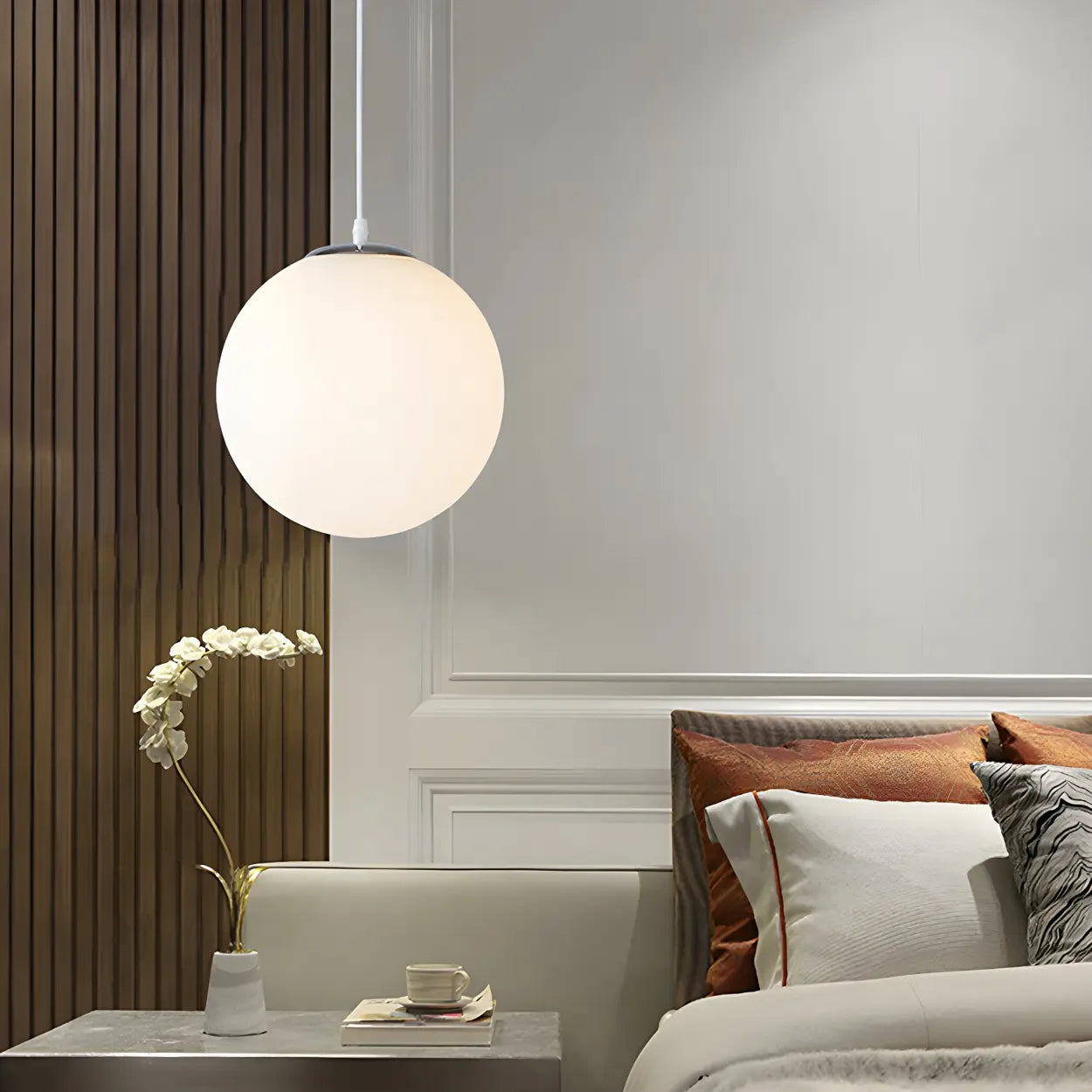 Moderne Witte Globe Hanglamp van Glas met Ronde Bolvorm in Diverse Maten voor Eetkamer en Woonkamer | Restfield