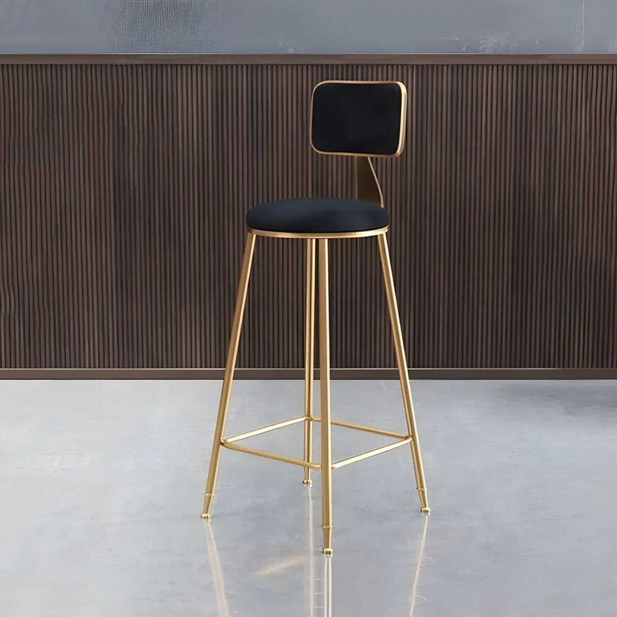 Luxe Velvet Barkruk met Rugleuning en Goudkleurig Metalen Onderstel – Moderne Glam Barstoel voor Keukeneiland en Thuisbar | Restfield