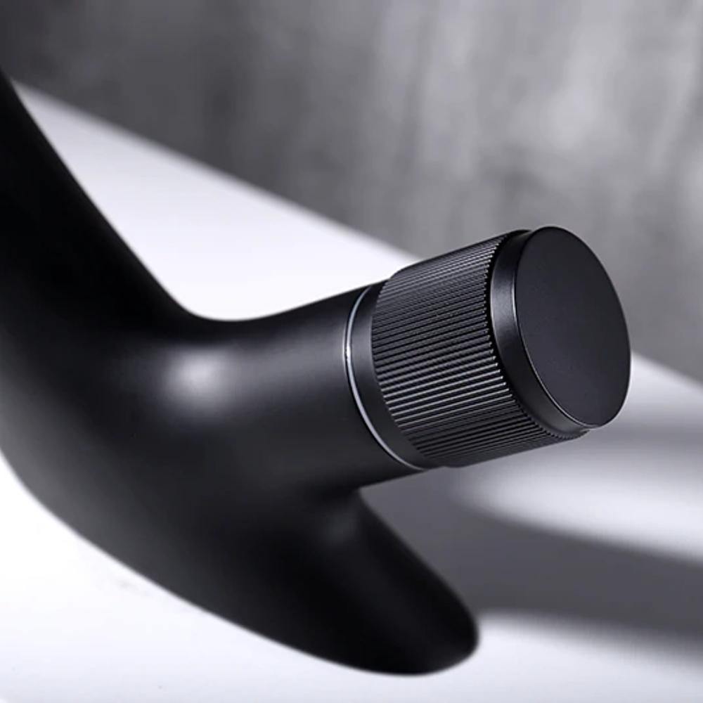 Wastafelkraan Met Waterval Uitloop En Éénhendel Design Voor Badkamer | Restfield