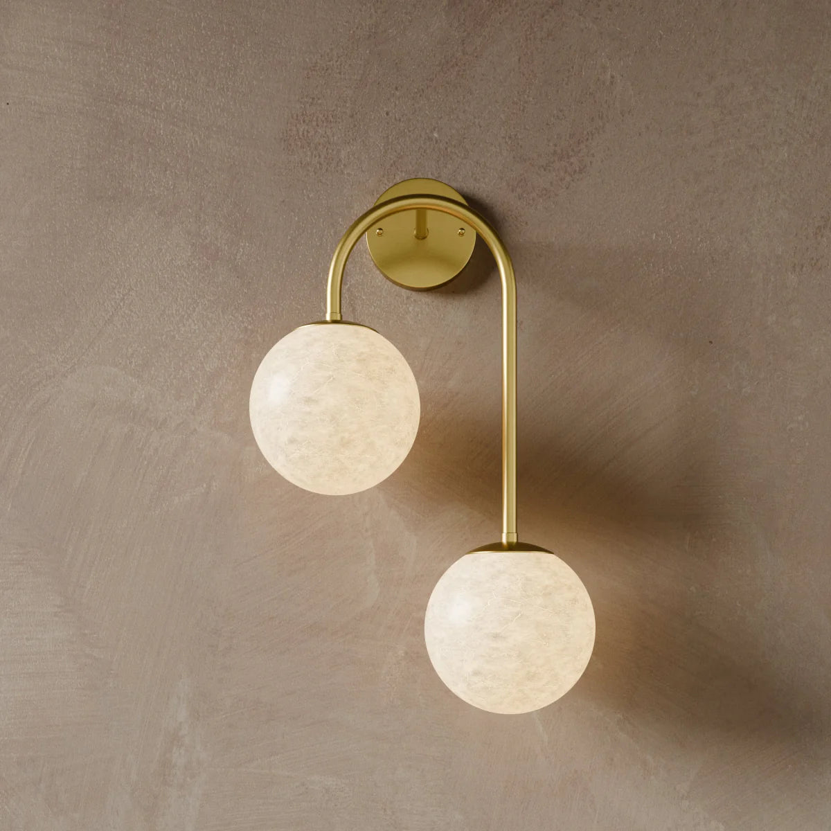 Alabaster Hanglamp Van Natuursteen Met Zachte Warme Gloed En Sculpturaal Design | Restfield