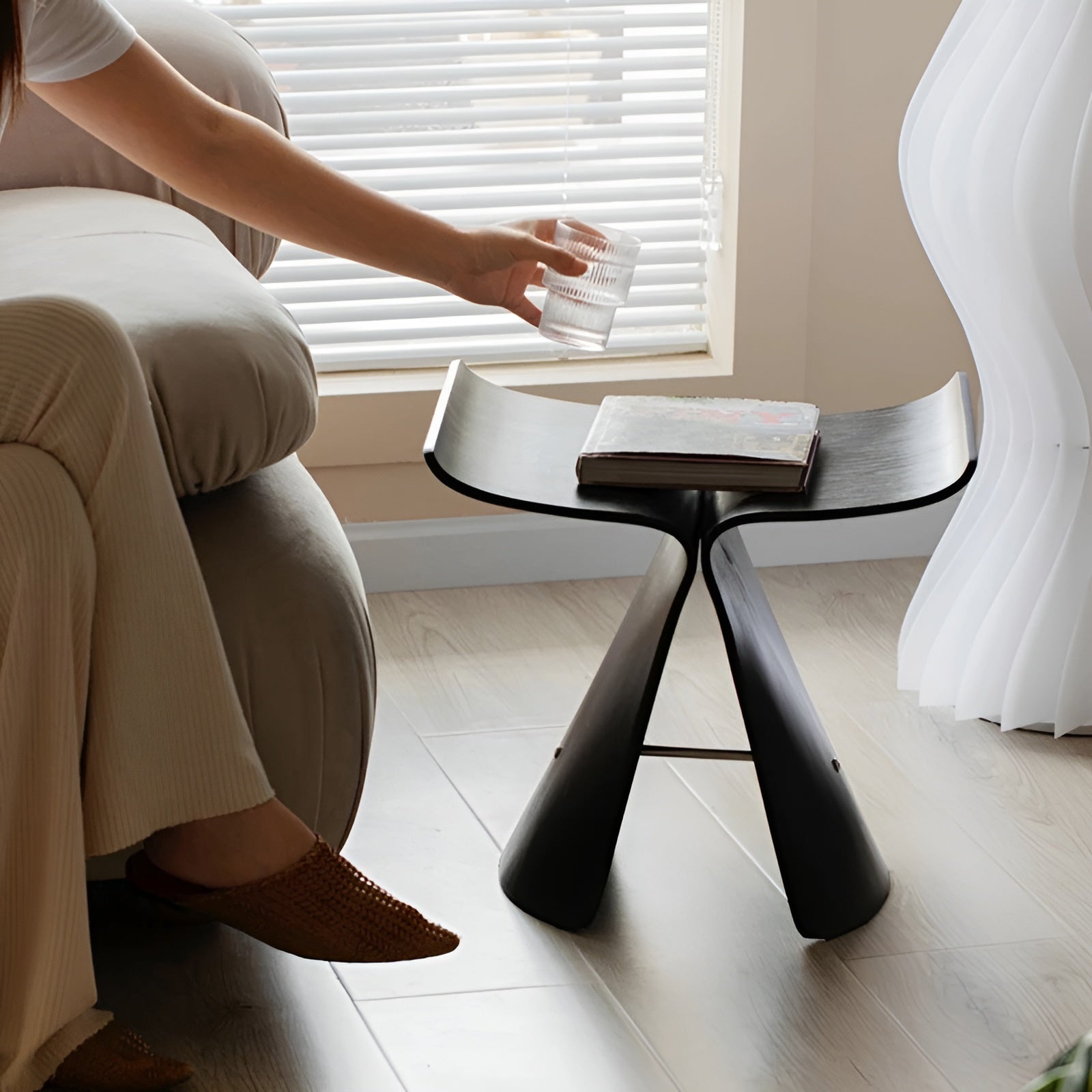 Houten Krukje Massief Hout – Design Bijzettafel & Nachttafeltje | Restfield