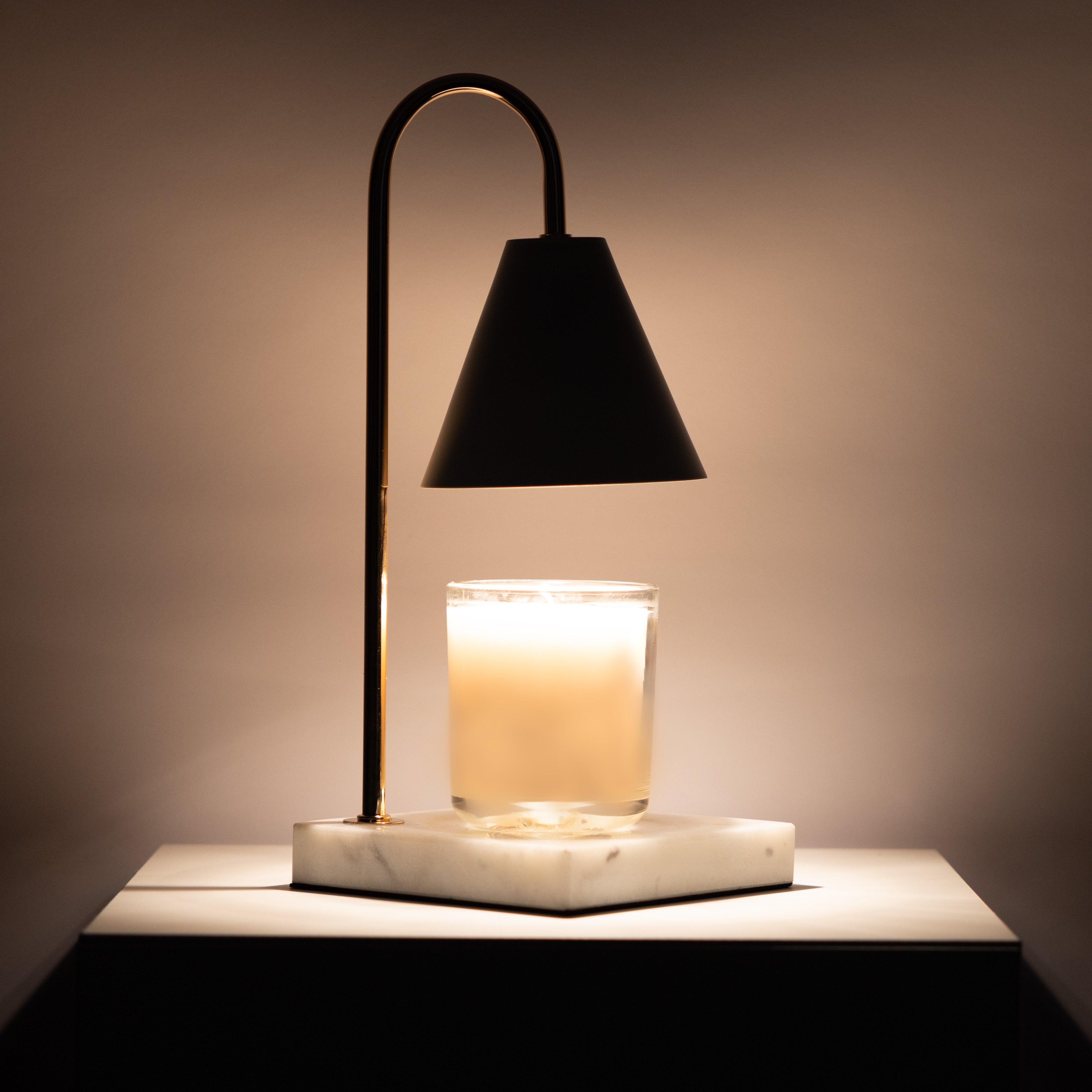 Luxe Kaarsverwarmer Lamp Met Tijdloze Marmeren Afwerking En Vlamloze Warmte | Restfield