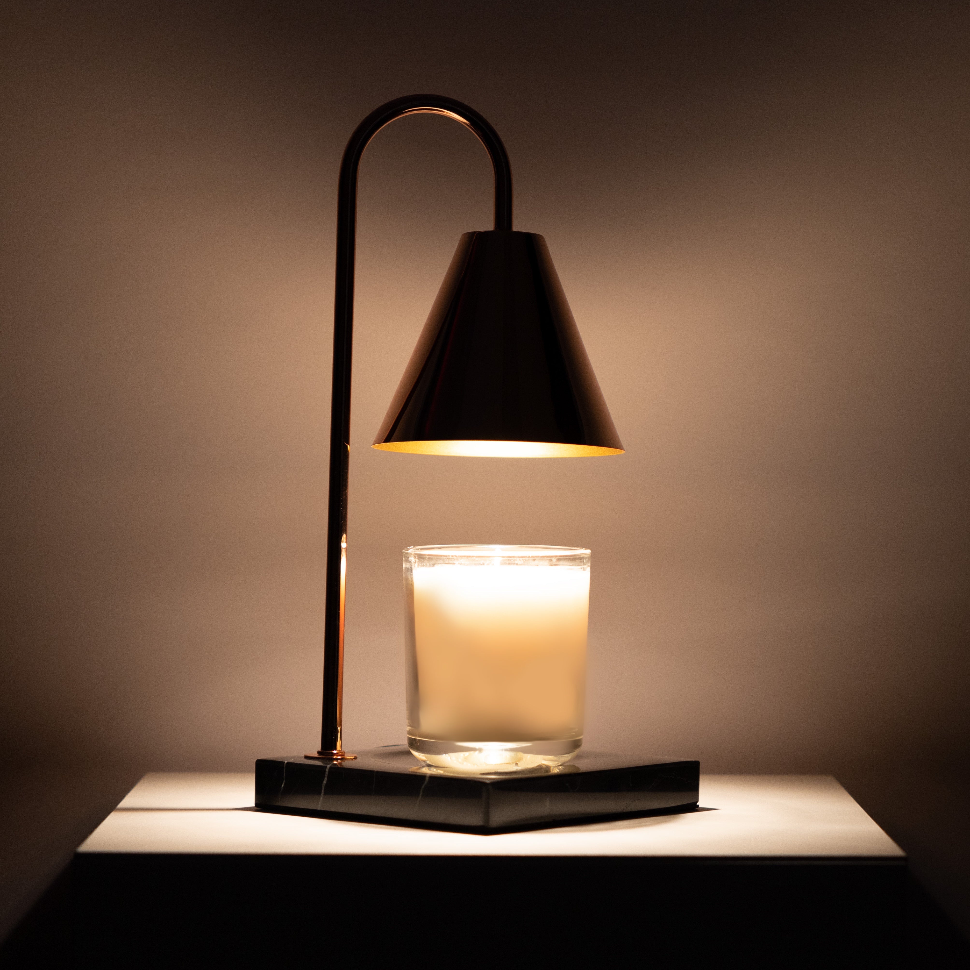 Luxe Kaarsverwarmer Lamp Met Tijdloze Marmeren Afwerking En Vlamloze Warmte | Restfield