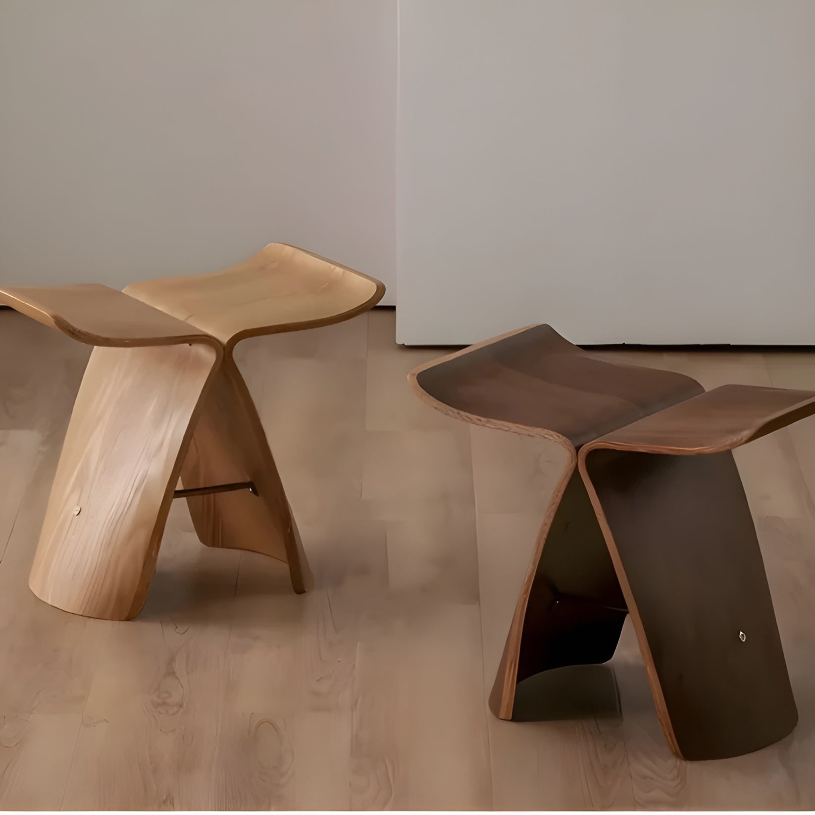 Houten Krukje Massief Hout – Design Bijzettafel & Nachttafeltje | Restfield