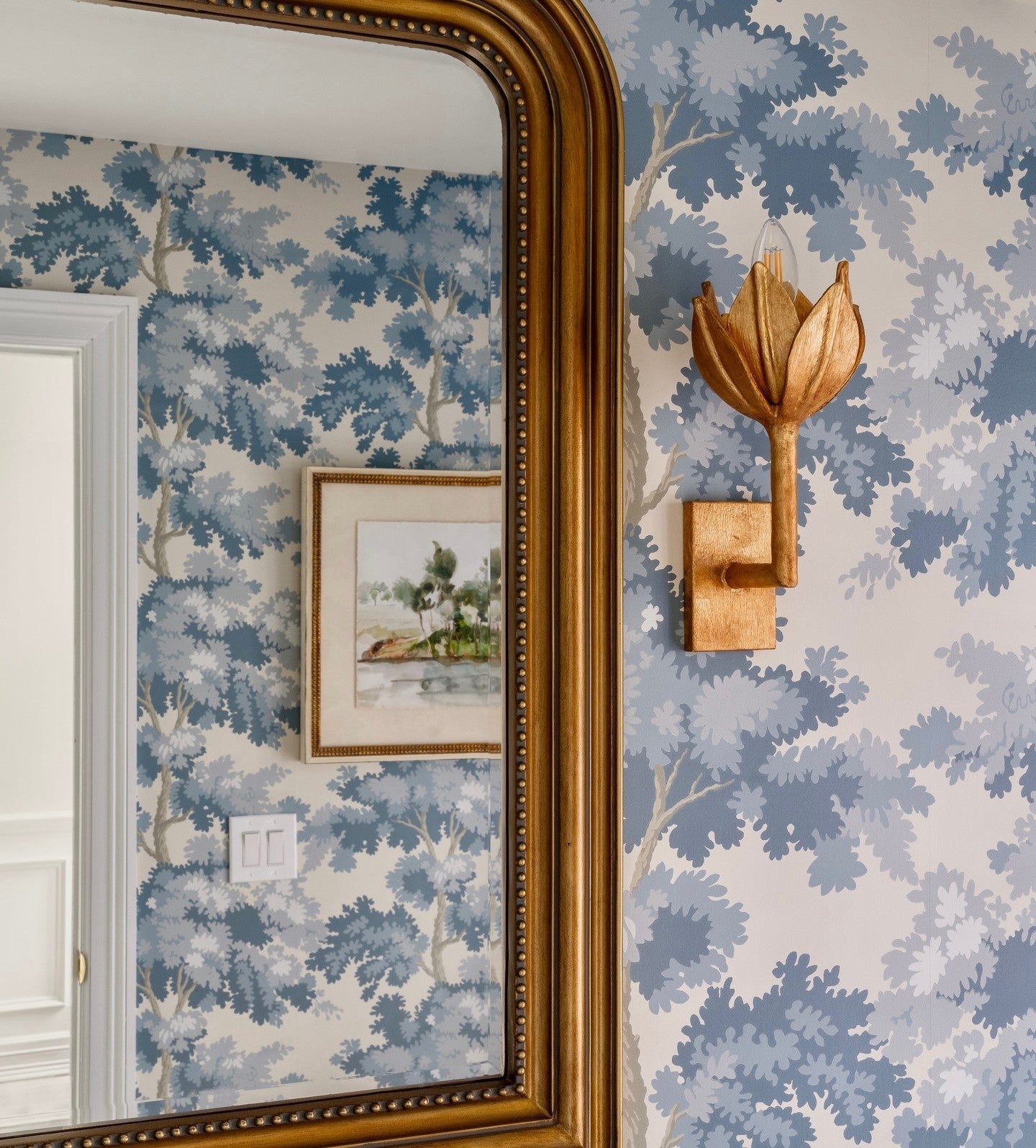 Design Wandlamp met Bloemvorm in Messing en Gips – Artistieke Wandverlichting Geïnspireerd op Giacometti voor Woonkamer en Hal | Restfield