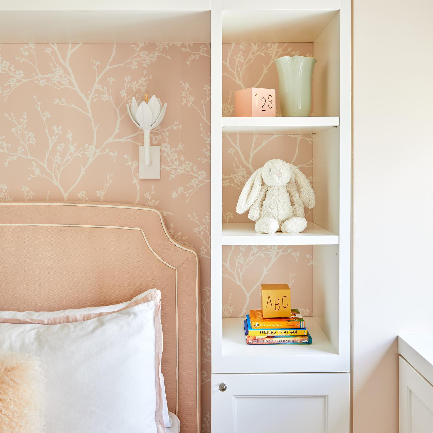 Design Wandlamp met Bloemvorm in Messing en Gips – Artistieke Wandverlichting Geïnspireerd op Giacometti voor Woonkamer en Hal | Restfield