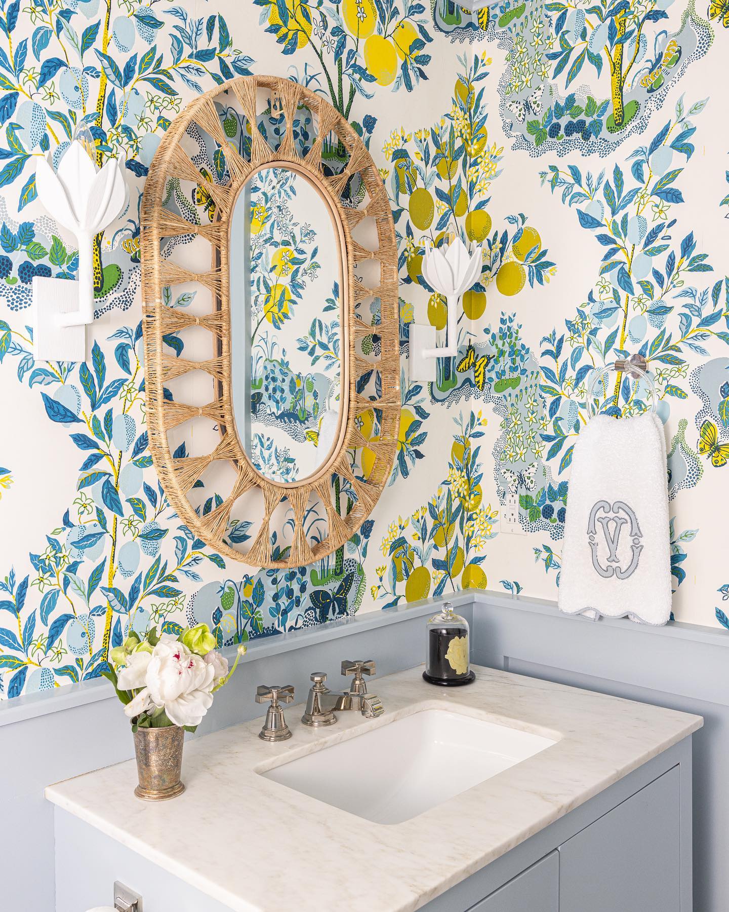 Design Wandlamp met Bloemvorm in Messing en Gips – Artistieke Wandverlichting Geïnspireerd op Giacometti voor Woonkamer en Hal | Restfield