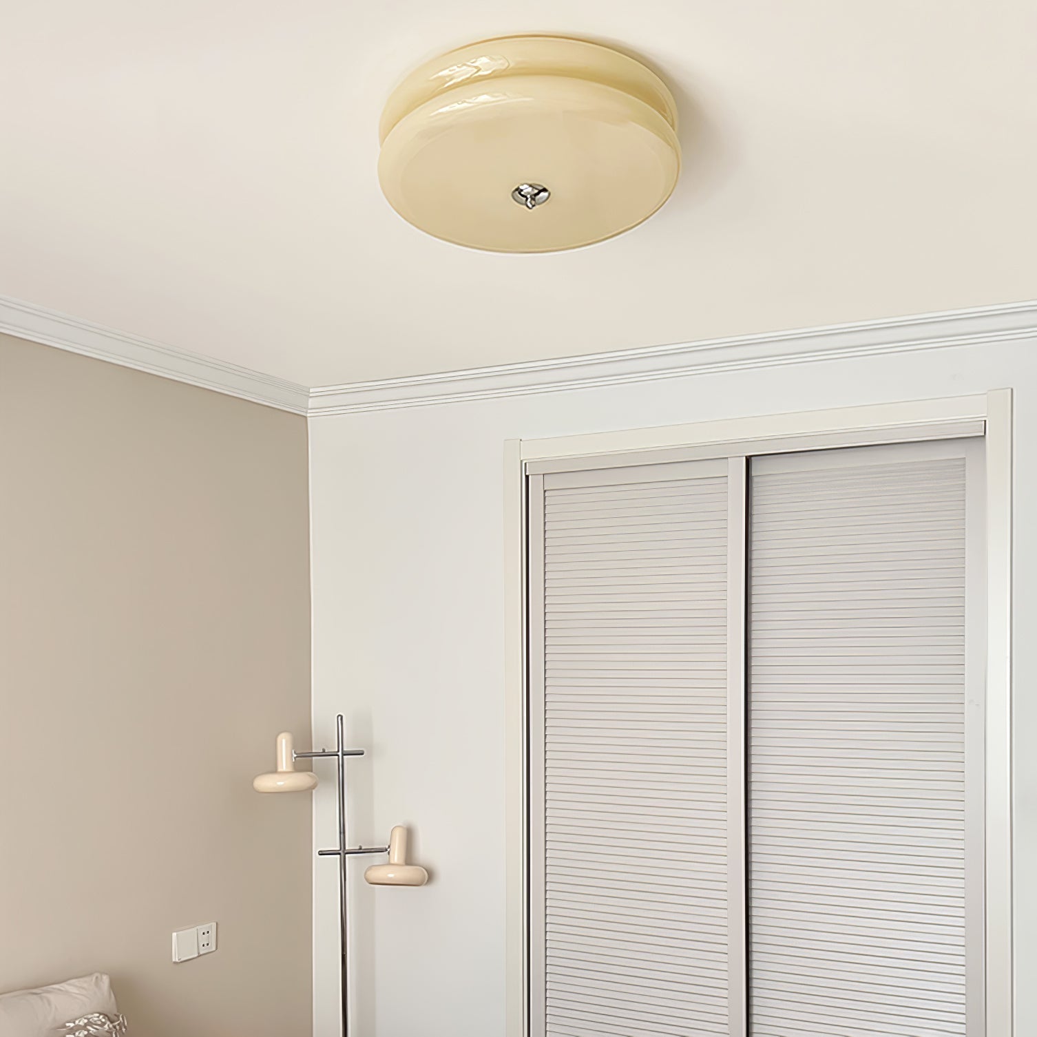 Art deco plafondlamp met geometrisch design en warm ledlicht voor stijlvolle interieurs | Restfield