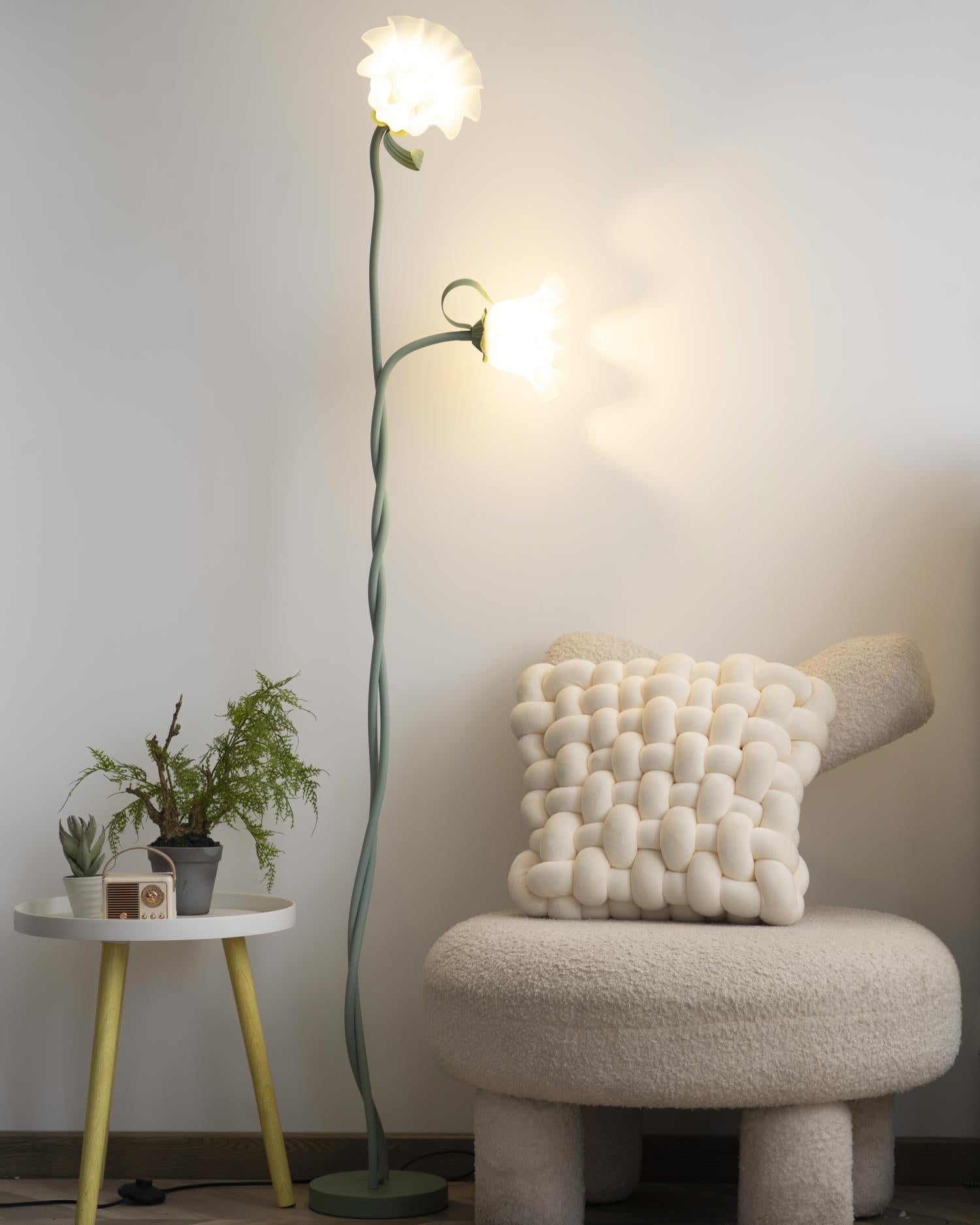 Bloemvormige vloerlamp met sculpturaal design | Restfield