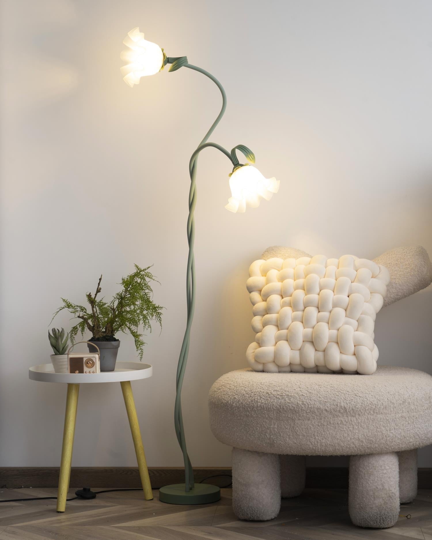 Bloemvormige vloerlamp met sculpturaal design | Restfield