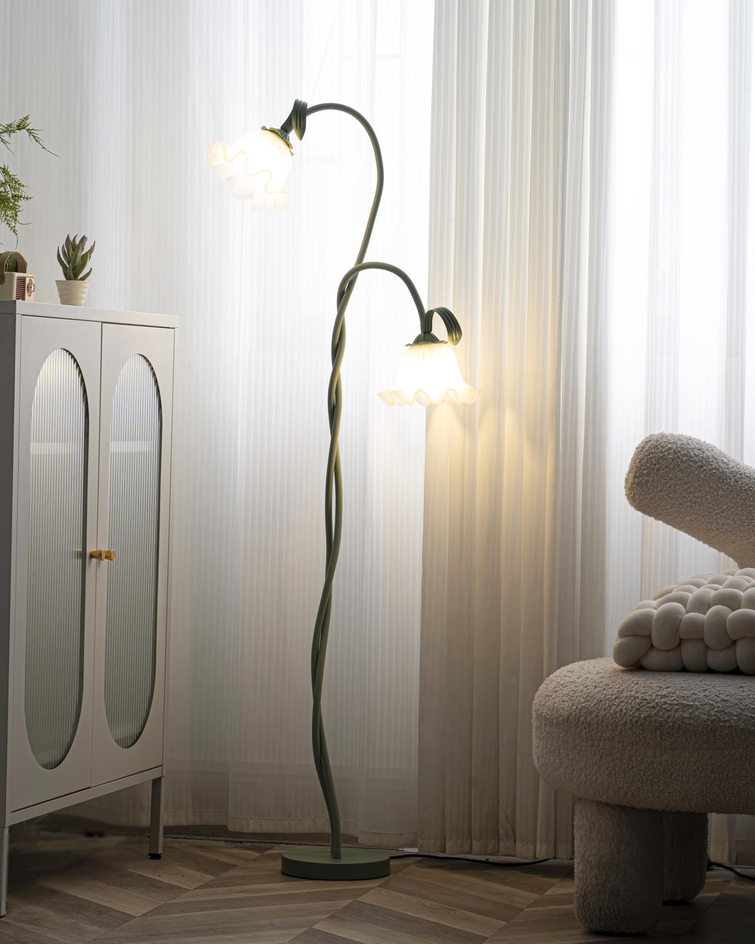 Bloemvormige vloerlamp met sculpturaal design | Restfield