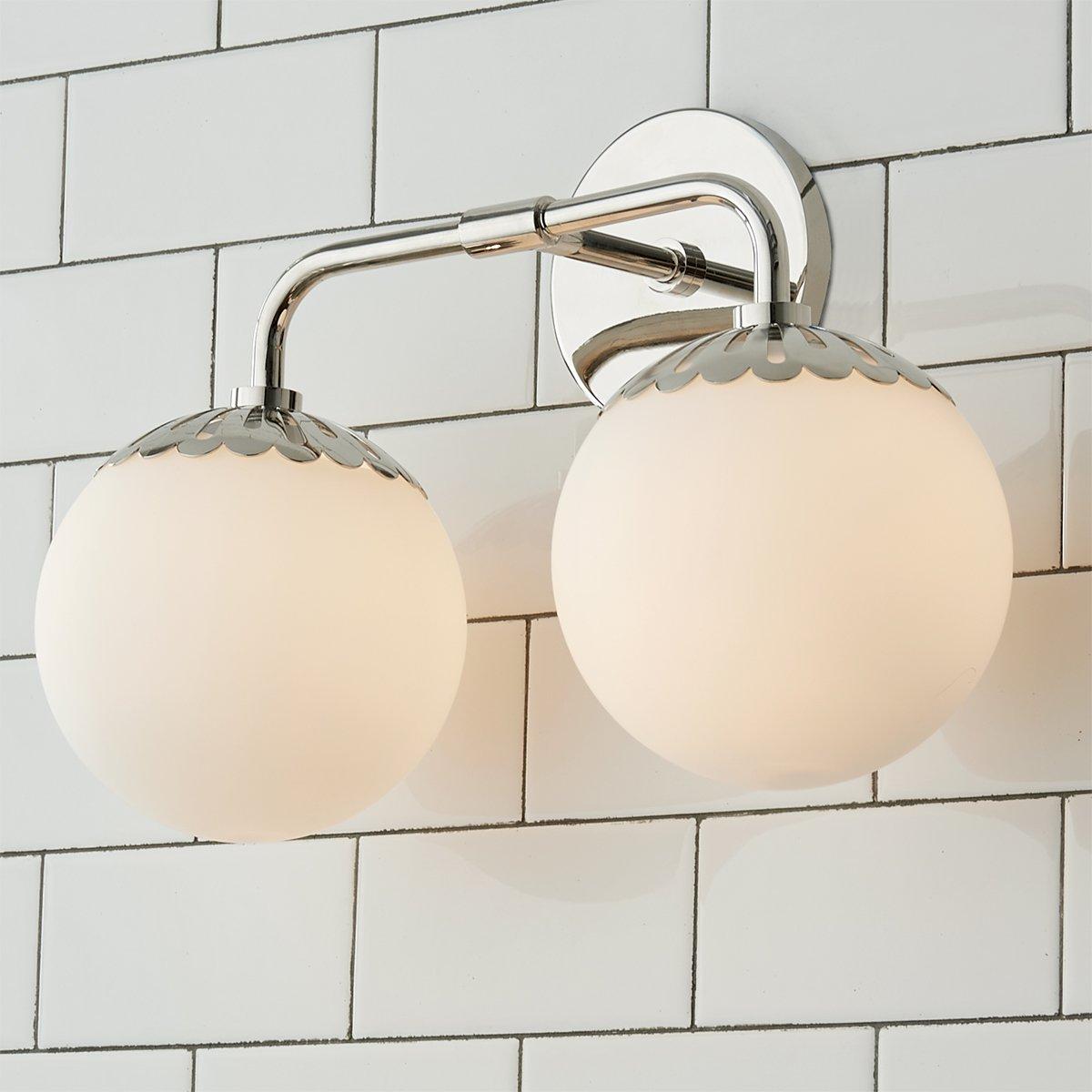 Art Deco Wandlamp met Bloemkap en Glazen Bol – Design Wandverlichting in Messing, Zwart of Nikkel voor Woonkamer en Badkamer | Restfield