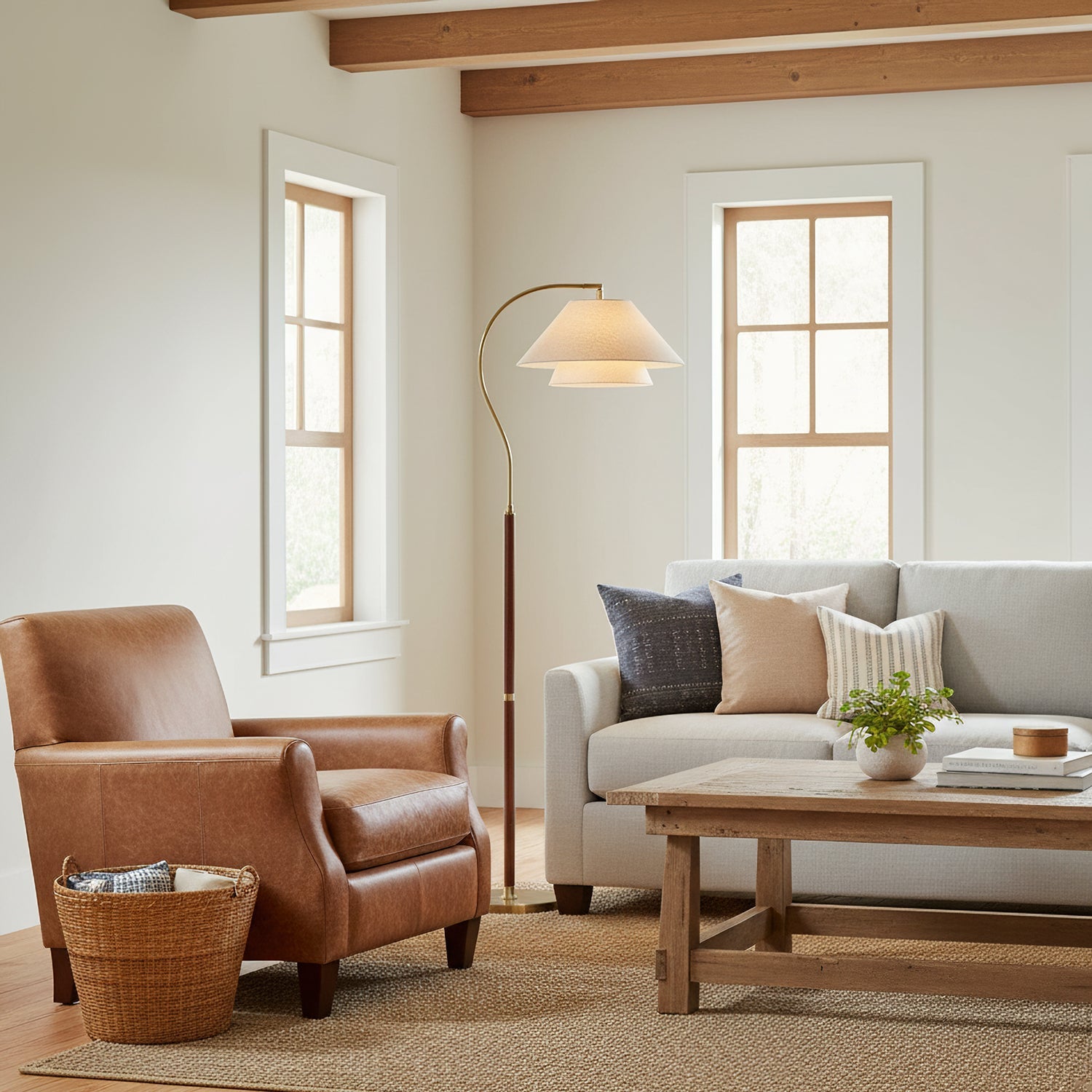 Luxe Vloerlamp met Dubbele Stoffen Kap en Houten Details – 155 cm Hoog Design Statement | Restfield