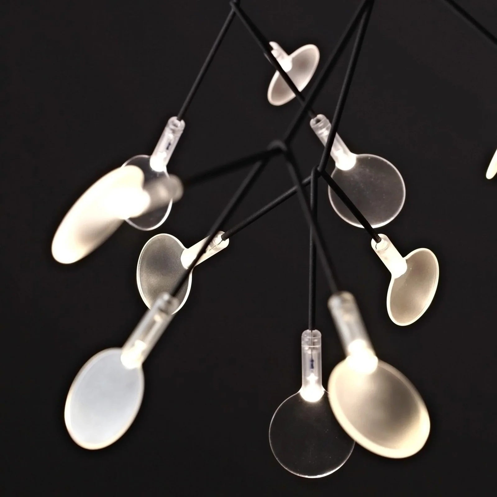 Design Heracleum Kroonluchter met LED Bladeren – Moderne Organische Hanglamp met 30 tot 108 Lichtpunten in Zwart of Roségoud | Restfield