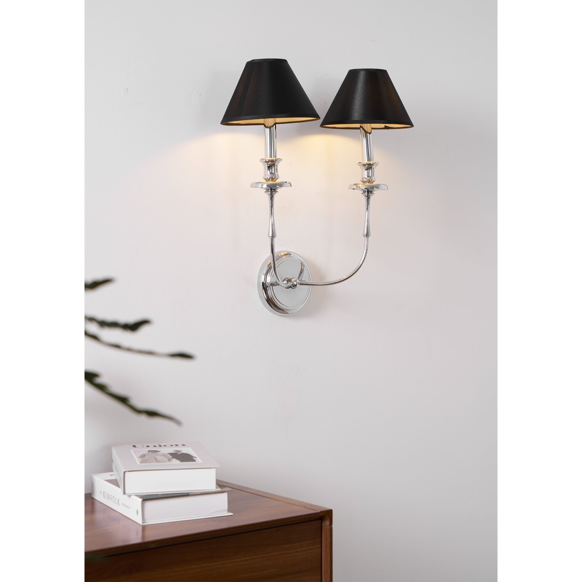 Moderne Wandlamp met Zwarte Stoffen Kap in Messing, Nikkel of Zwart – 1 of 2 Lichtpunten Design Verlichting | Restfield