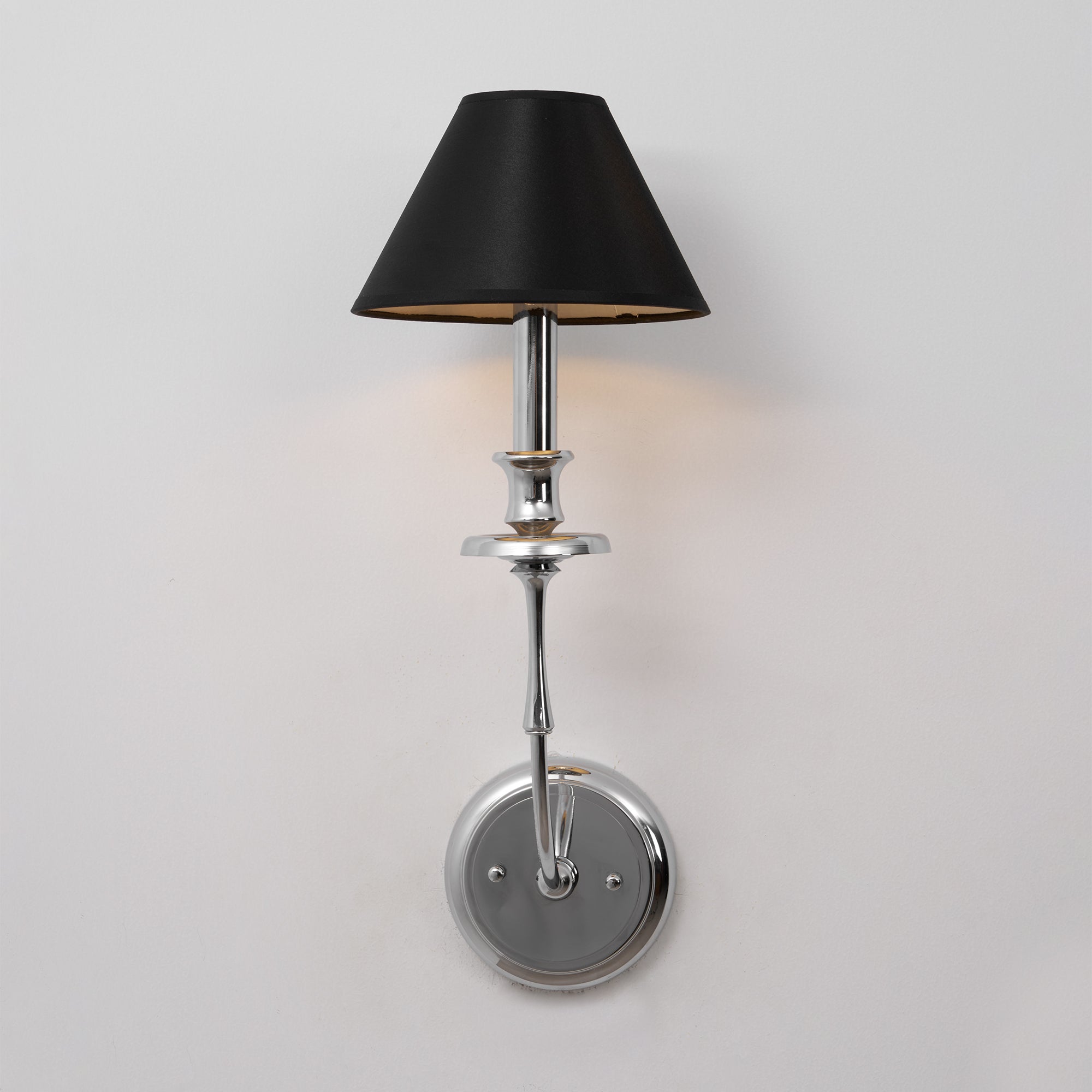 Moderne Wandlamp met Zwarte Stoffen Kap in Messing, Nikkel of Zwart – 1 of 2 Lichtpunten Design Verlichting | Restfield