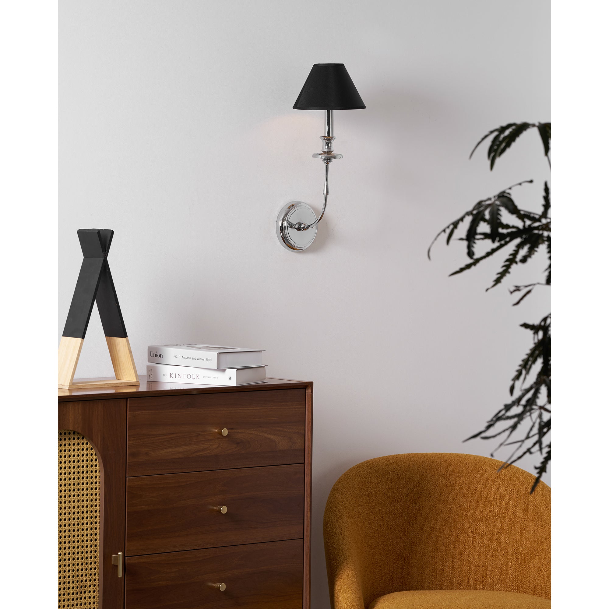 Moderne Wandlamp met Zwarte Stoffen Kap in Messing, Nikkel of Zwart – 1 of 2 Lichtpunten Design Verlichting | Restfield