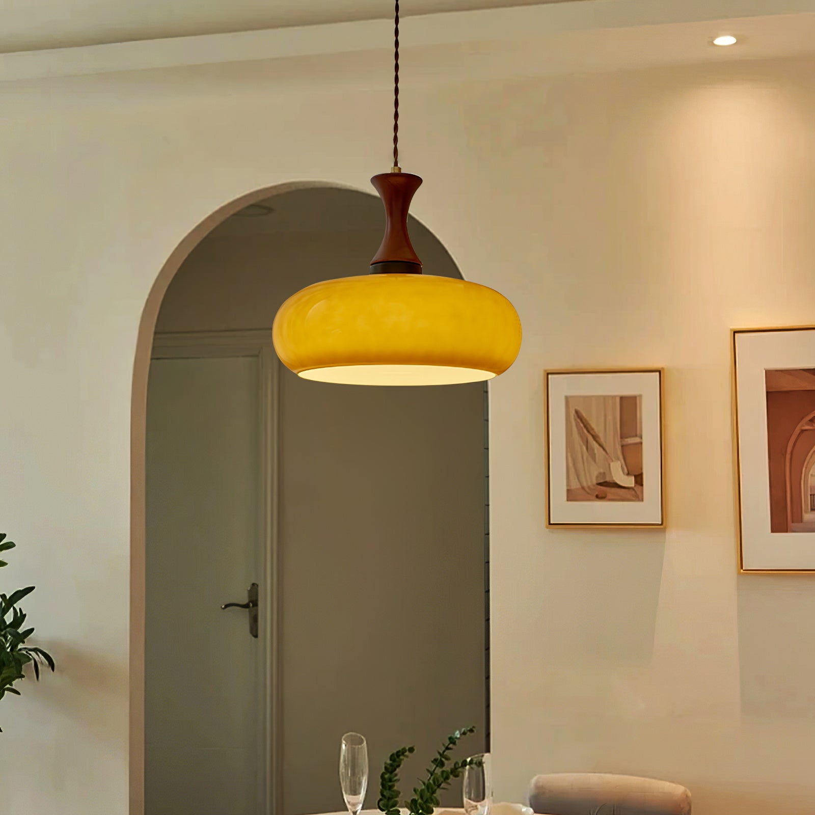 Amber glazen hanglamp – warme sfeerverlichting voor woonkamer en eetkamer | Restfield