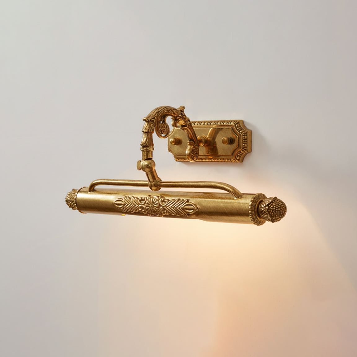 Messing Schilderij Wandlamp met Geïntegreerde Verlichting – Luxe Galerijverlichting in Antiek Messing | Restfield