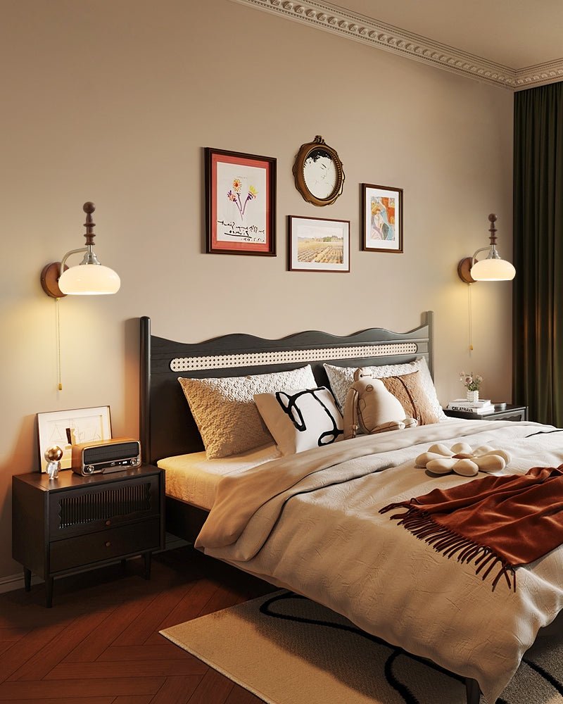 Vintage Wandlamp Met Trekkoord, Walnoot Houten Wandplaat En Opaalglazen Kap | Restfield