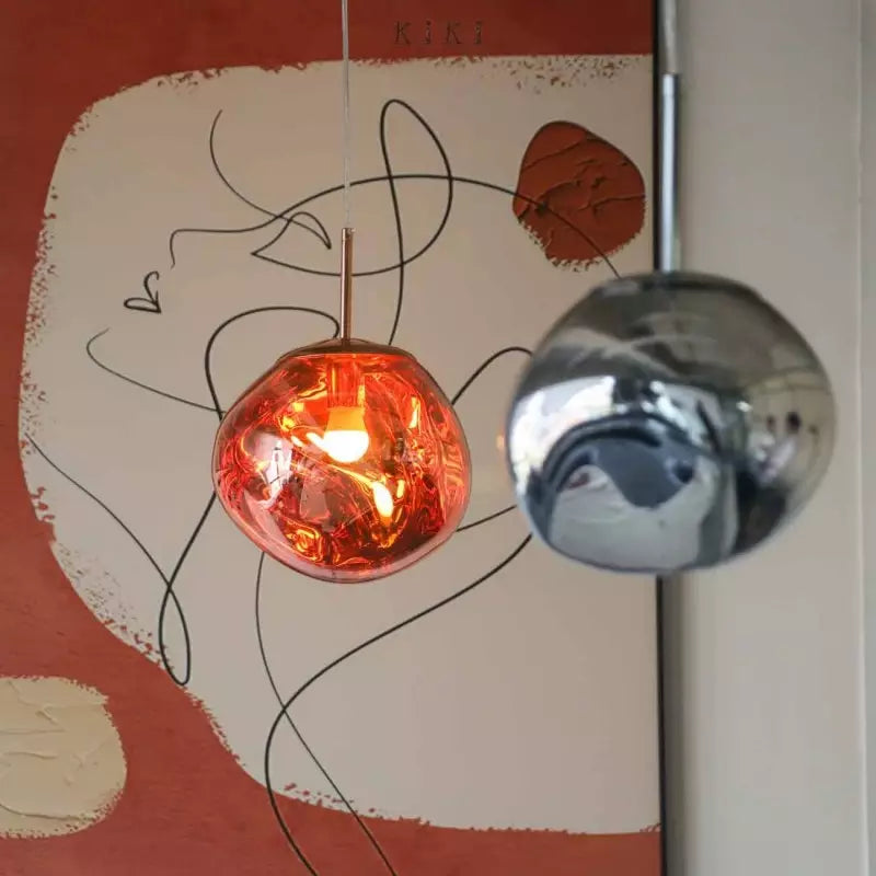 Artistieke Smeltende Hanglamp Met Warm Licht En Sculpturale Vorm Voor Moderne Interieurs | Restfield