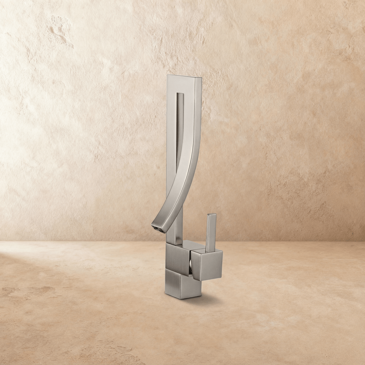 Moderne Design Wastafelkraan Met Open Uitloop En Strakke Geometrie | Restfield